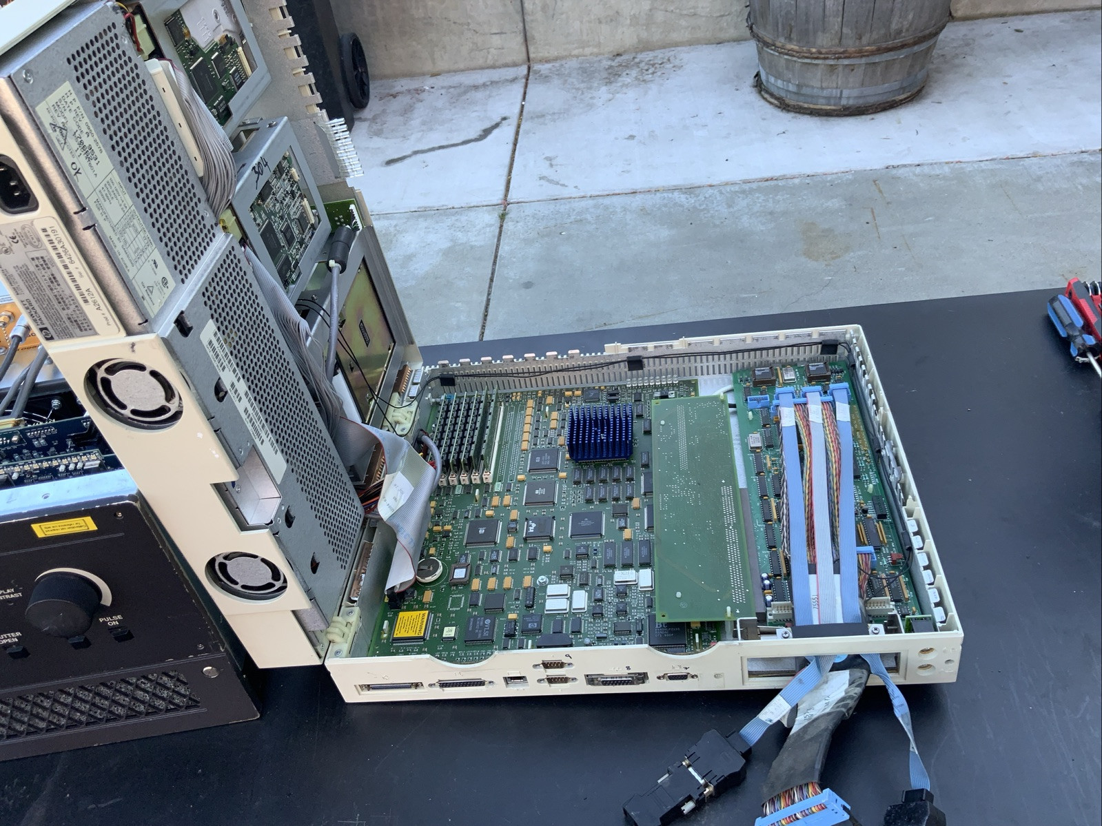 HP / HEWLETT PACKARD APOLLO MODEL 715 / 33 WORKSTATION, PROD# A2612A