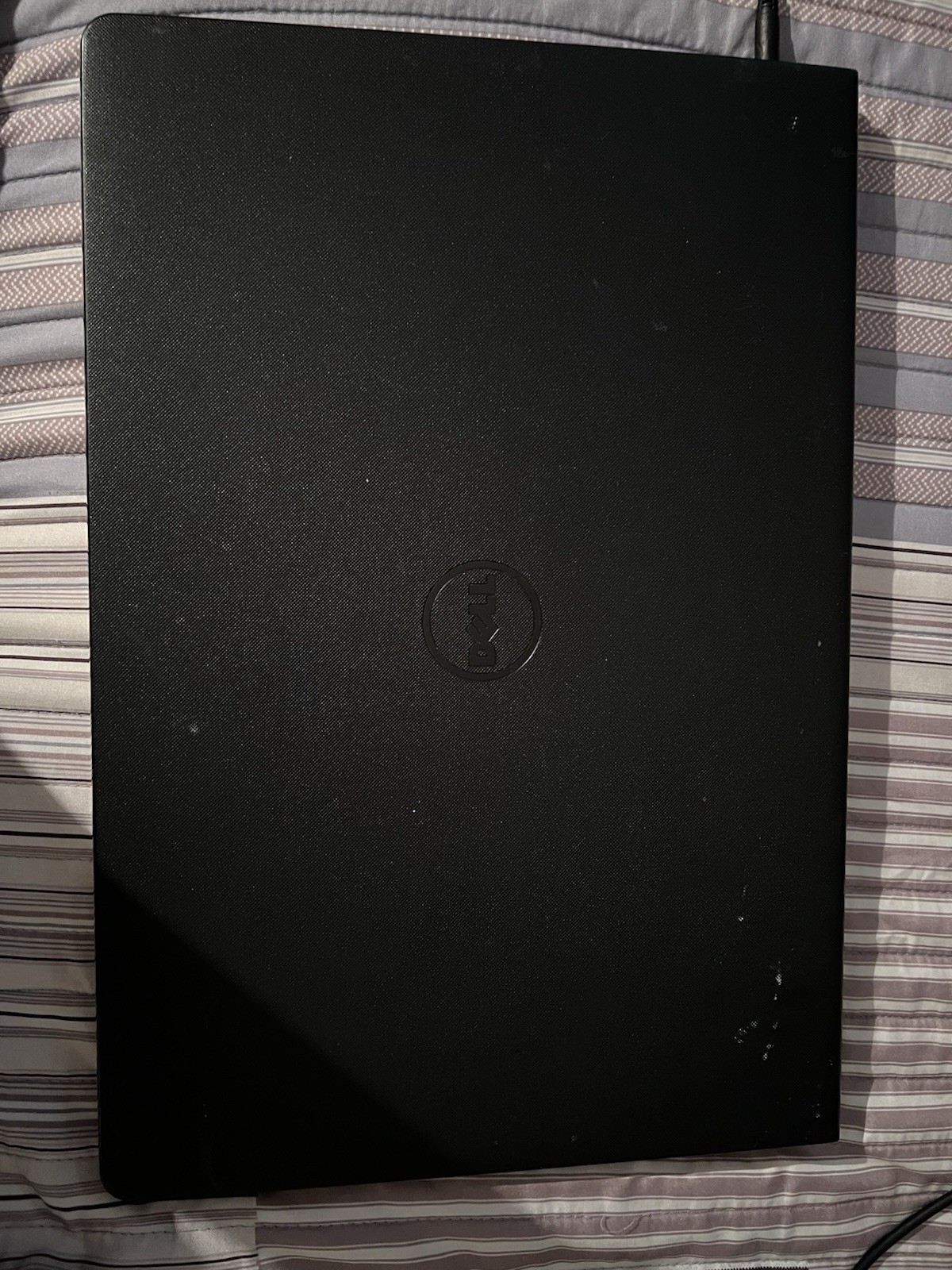 2016 Dell Inspiron 15 15.6” (CHARGER INCLUDED, i3-5015U, 2.10GHz, 8GB RAM)