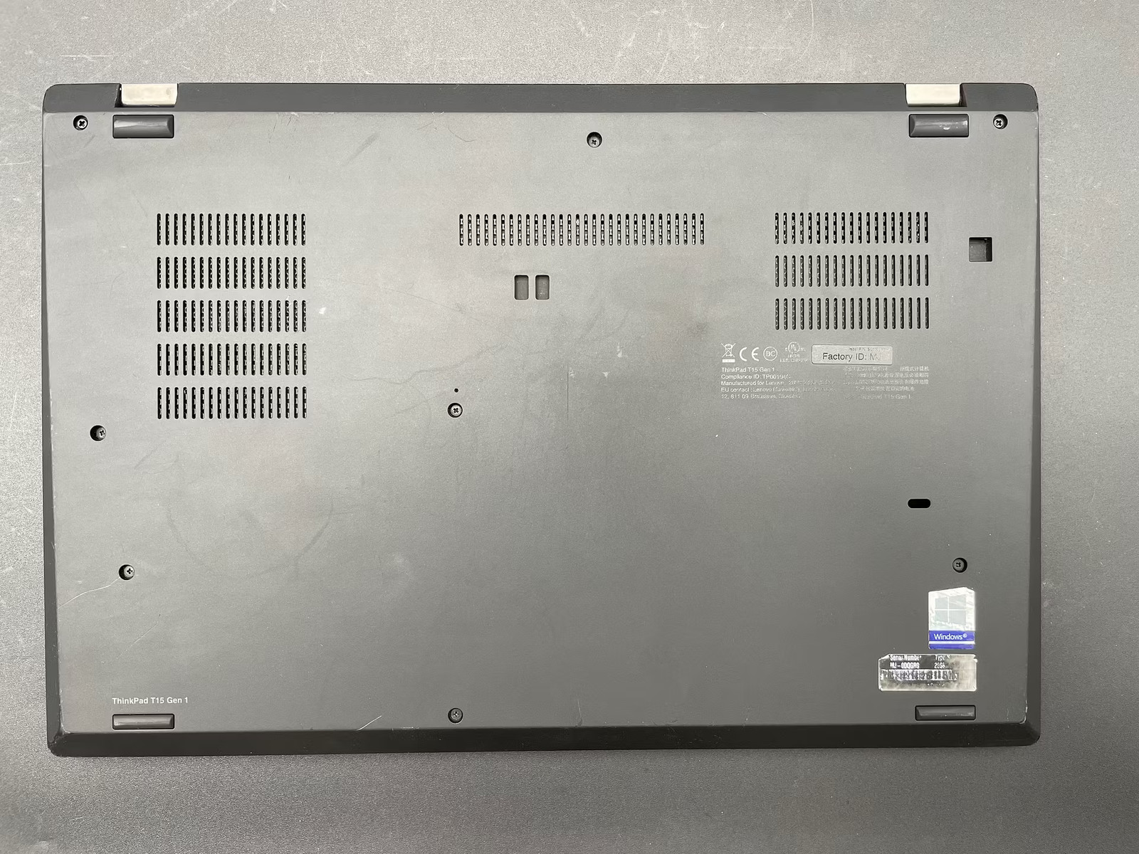 Lenovo ThinkPad T15 Gen 1 Used 15.5″ (i7-10510U-8GB-256GB NVMe)