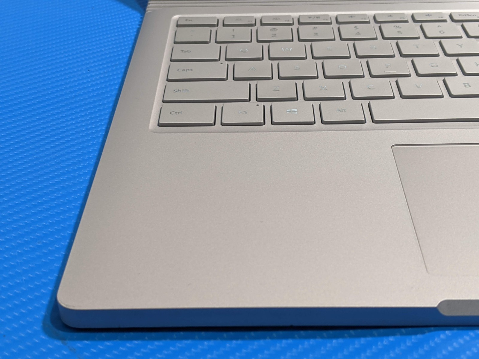 MS Surface Book 2in1 13.5″ 3K TOUCH i7-6600U 2.6GHz 16GB 512GB SSD GTX 965M +PA