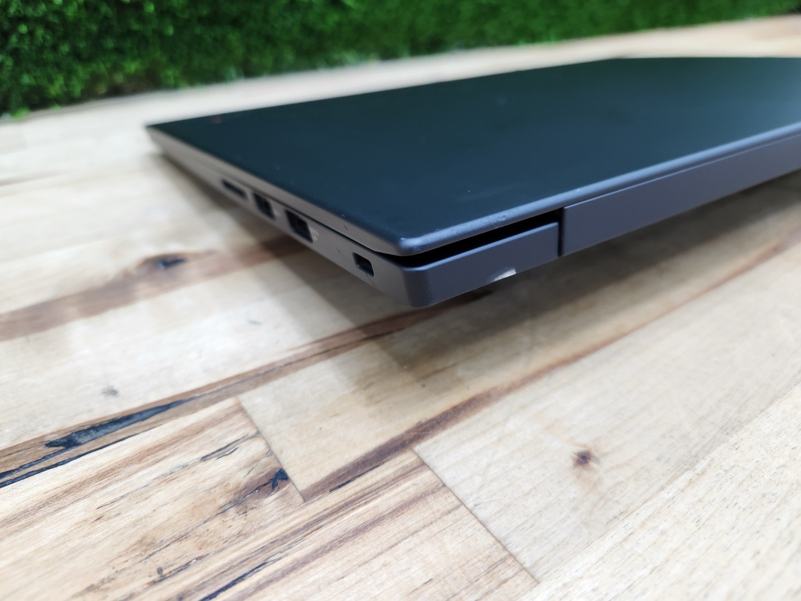 Lenovo ThinkPad P1 Gen 3 15.6″ i7-10750H 32GB 256GB SSD Quadro T1000 Win 11 Pro~