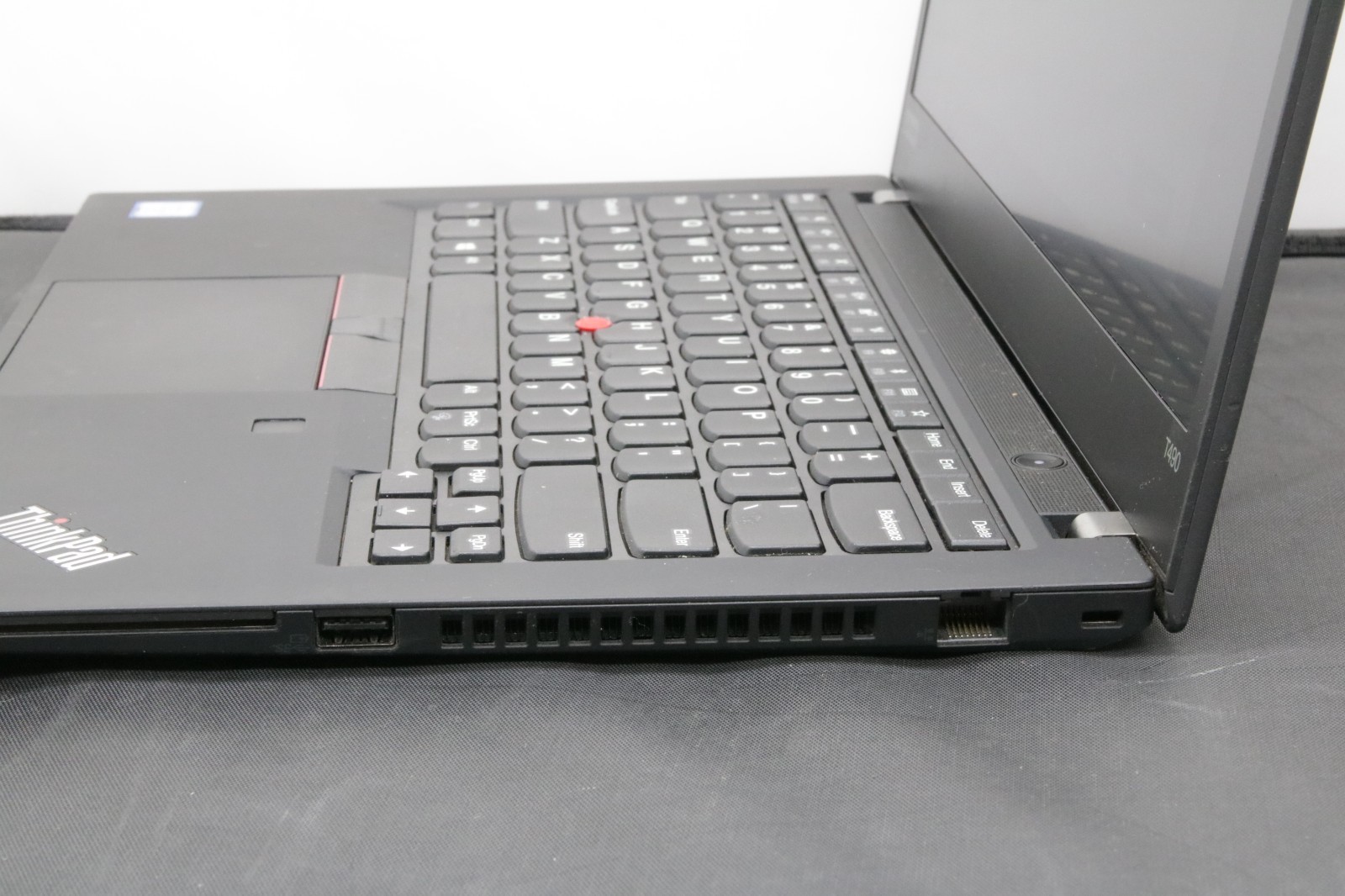 Lenovo ThinkPad T490 – i5-8365U – 8GB, 256GB, Windows 11 +Adapter (B Grade Worn)