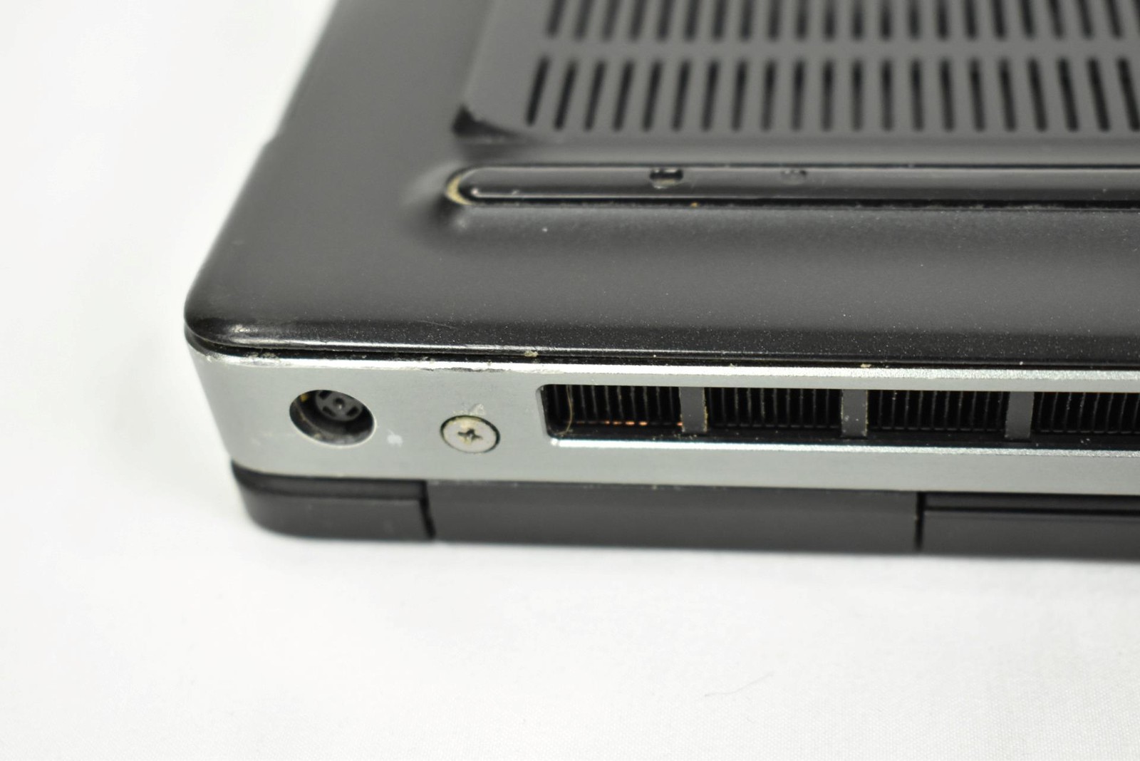Dell Precision 7730 i7-8850H 2.6GHz 32GB 256GB SSD No OS 17.3″ Quadro P3200
