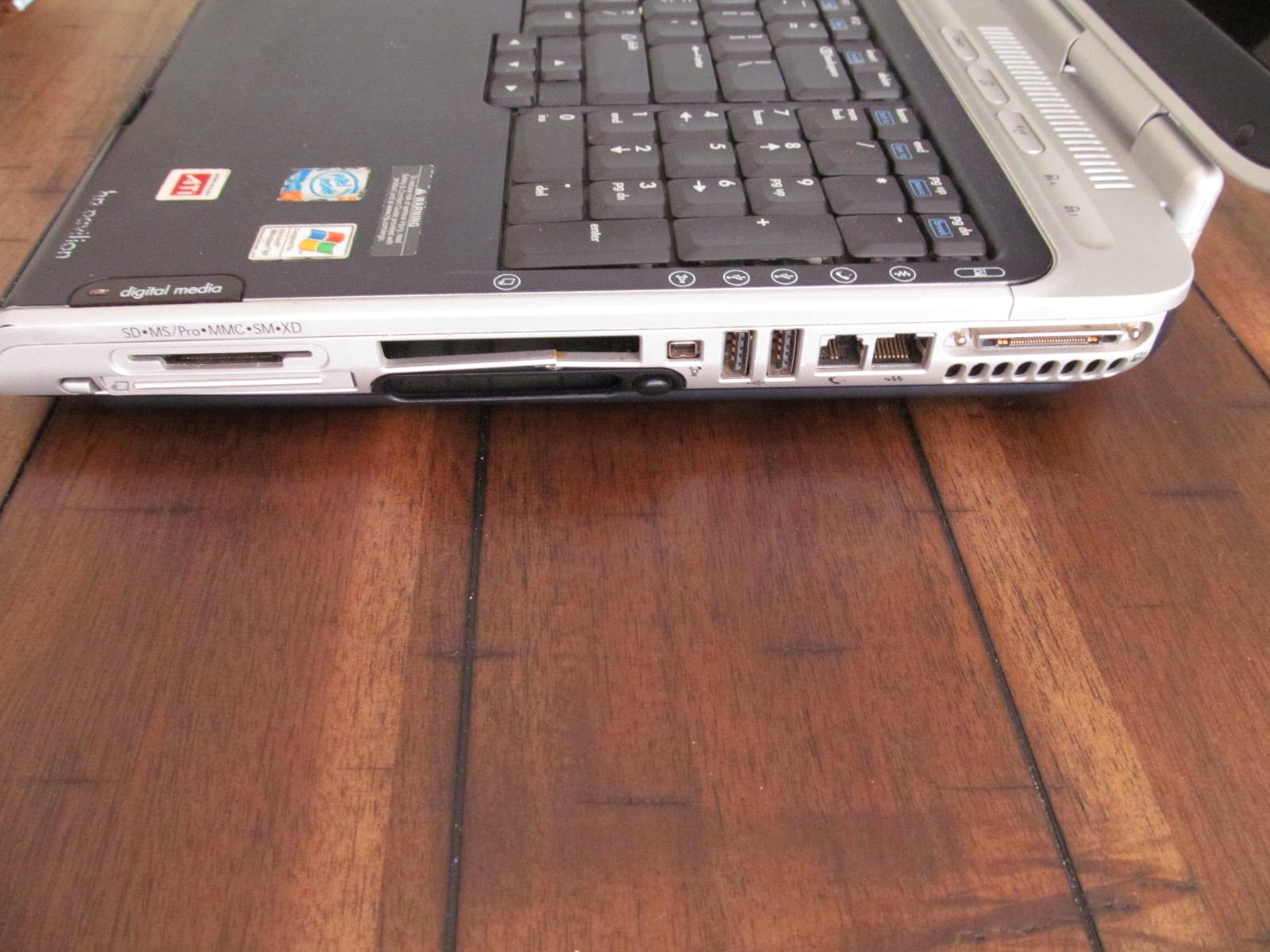 HP Pavilion ZD8000 17″ Vintage Pentium4 3.0ghz Laptop No HDD Parts or Repair