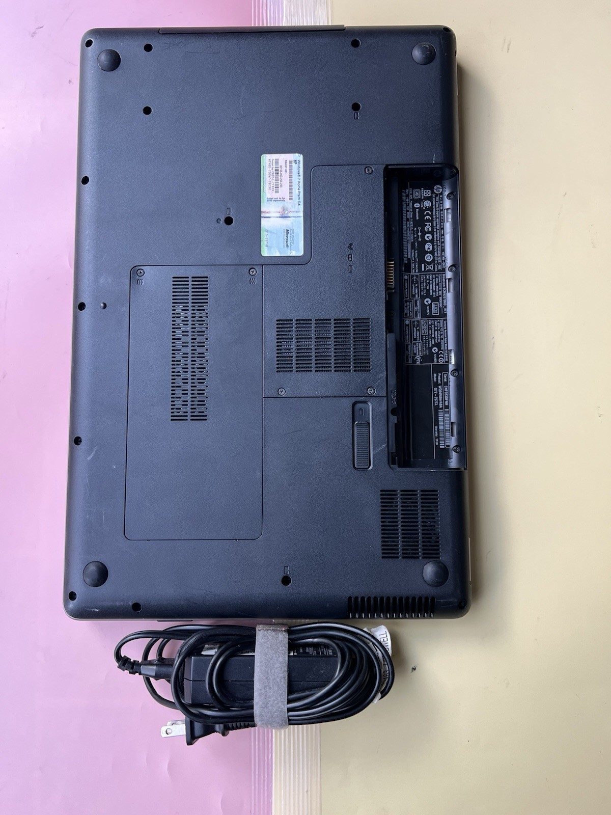 17″ HP G72 Notebook PC Pentium Dual-Core 4GB RAM 320GB HDD HDMI SCREEN CRACKED