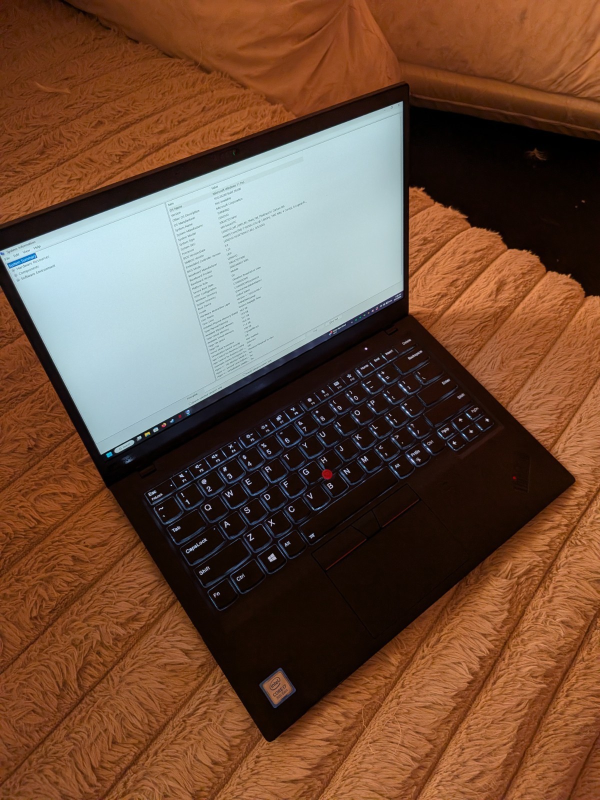 Lenovo ThinkPad X1 Carbon 6th Gen (Intel i7-8550U, 16GB RAM, Windows 11 Pro)