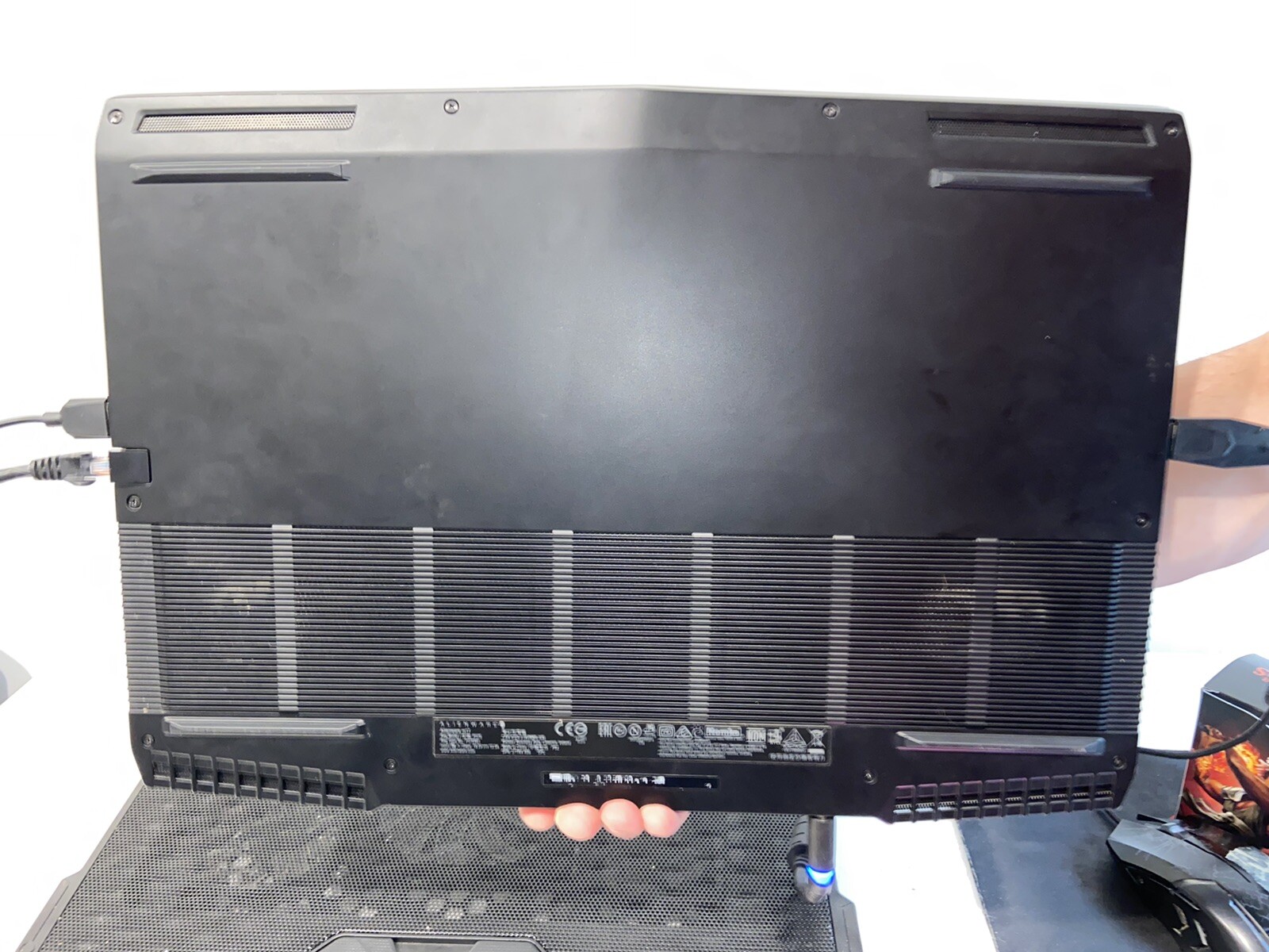 Alienware 17 17.3” (1TB + 8 GB, Intel Core i7 8th Gen., 4.1 GHz, 8 GB)…