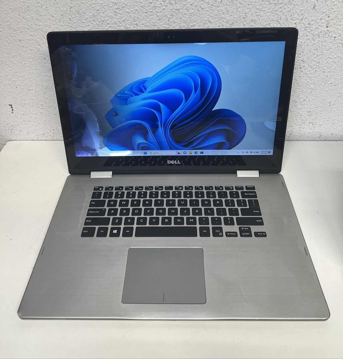 Dell Inspiron 15-7579 TOUCH 2IN1 Intel Core i5-7200U 2.5GHz 8GB 256GB SSD *READ*