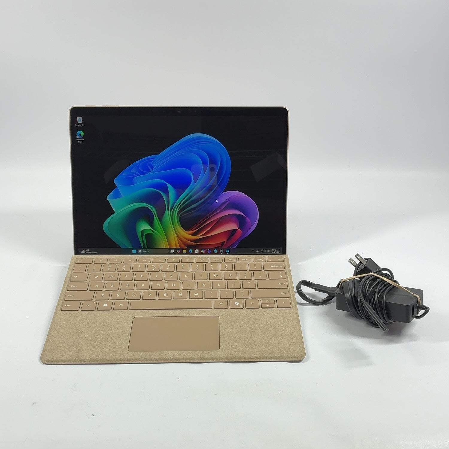 Microsoft Surface Pro 11 2076 13″ Snapdragon X 3.4GHz 16GB RAM 512GB SSD