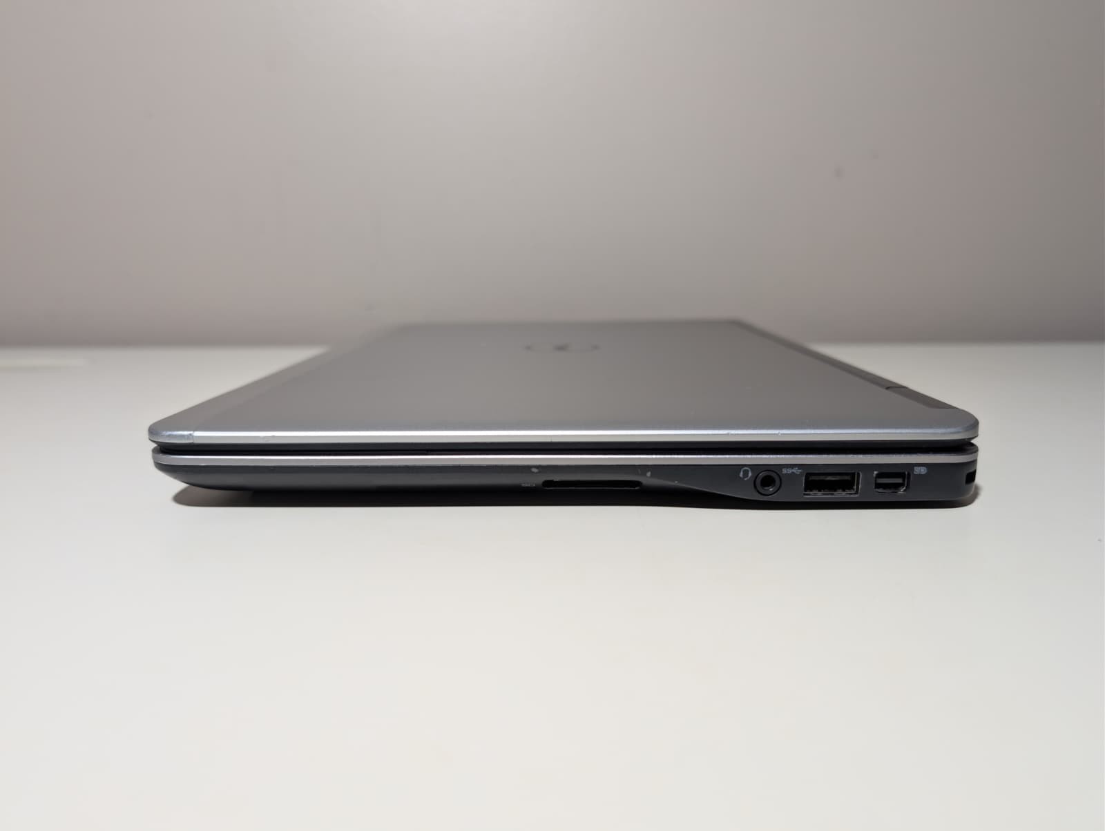 12″ Dell Latitude E7240 Excellent | i5 4th 8GB RAM 128GB SSD | Windows 10 Pro
