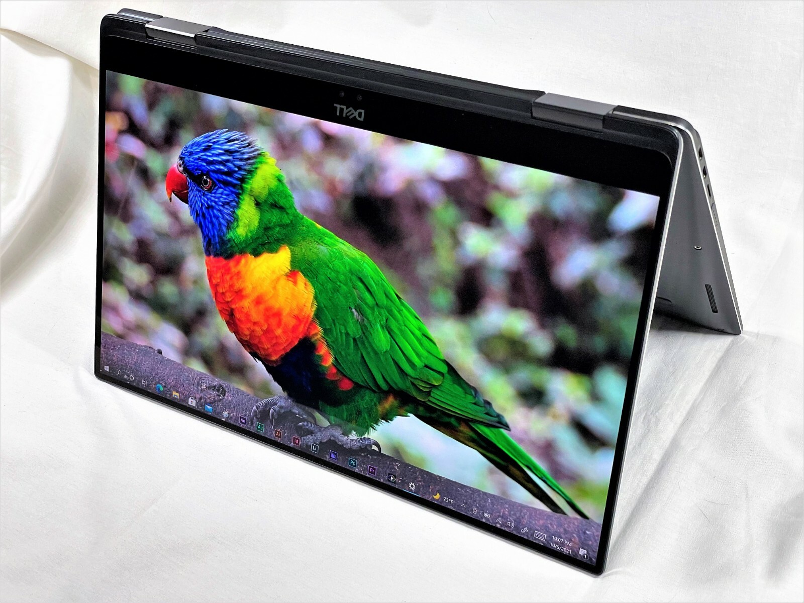 Dell XPS 15 9575 TOUCH 2-in-1 4K ✔i7-8706G ✔1TB SSD ✔16GB Ram ✔Vega GL 4GB ✔W10P