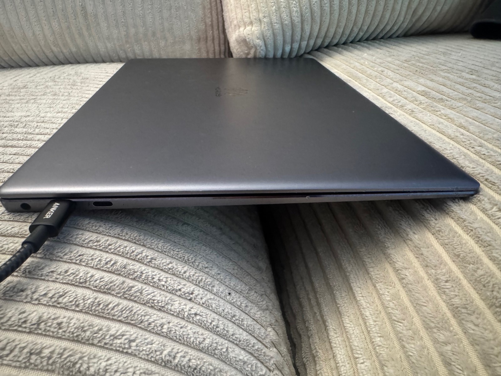 HUAWEE MACH-WX9 8 CPU 16G BRAM 2018/19 Ultra Slim Laptop PRE OWNED Cosmetic
