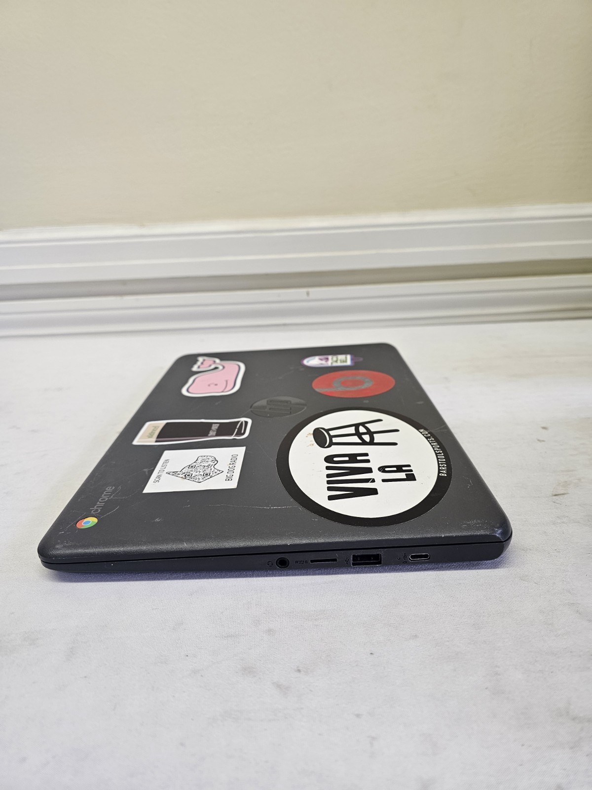HP ChromeBook 14-db0023dx Laptop – AMD Radeon R4 – 4GB RAM – 2GB SSD – Chrome OS