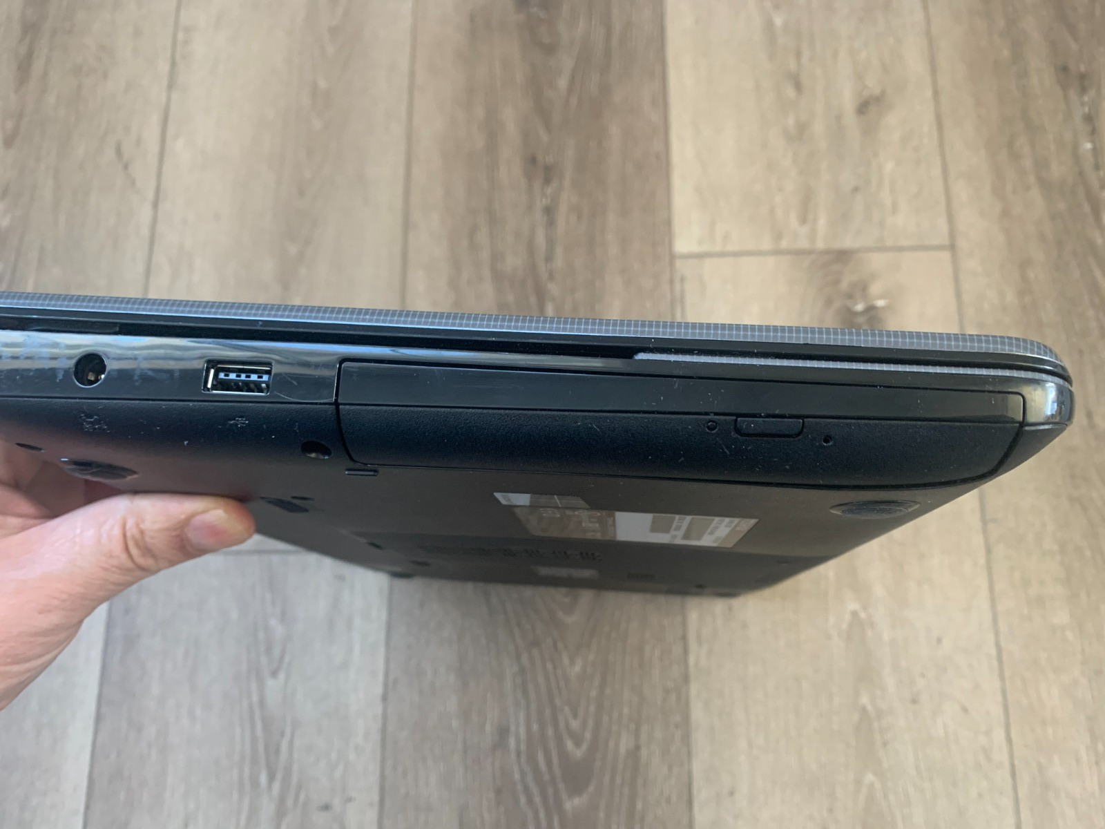 Toshiba Satellite L850 Intel Core i3-2348M 2.30GHz 8GB RAM 320GB HDD Win 10
