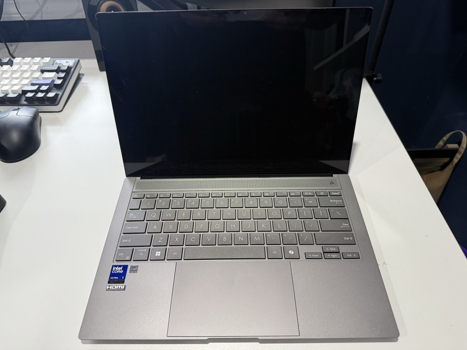 ASUS Zenbook S 14 14″ 3K OLED Touch Laptop Ultra 7 256V 16GB RAM 1TB SSD