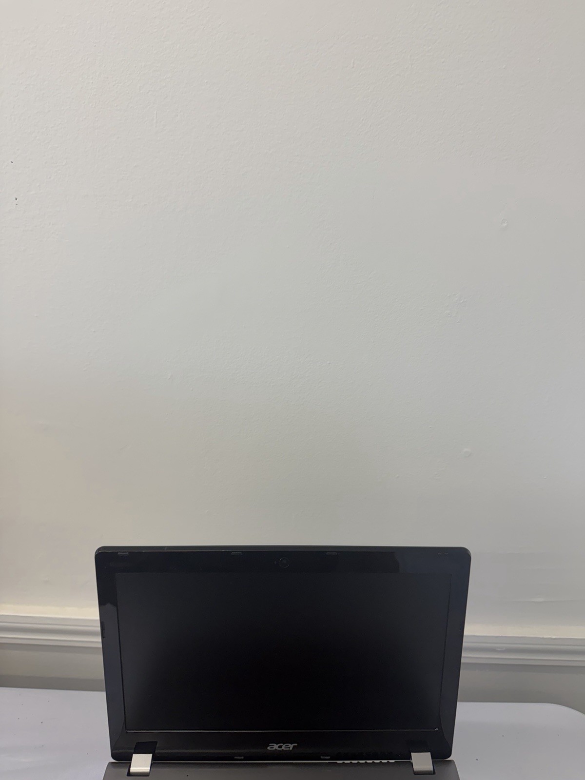 Acer Chromebook C740-C4PE Laptop – Good Screen – Intel Celeron 3205U – Read Des