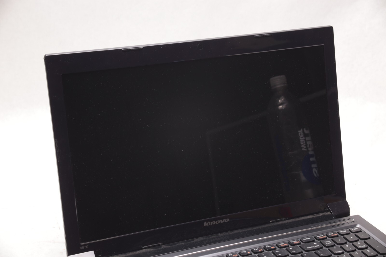 Lenovo V570 Intel i5-2430M 2.4 GHz 6GB RAM 250gb SSD 15.6″ Win10 BAD BATTERY 071