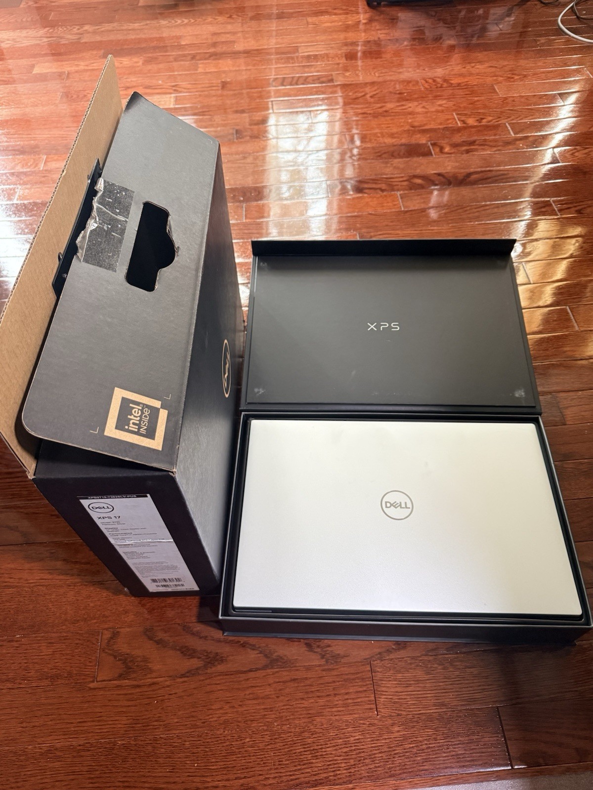 Dell XPS 17 9710 -i7-11800H/32 GB/1TB SSD/RTX 3060/UHD+ Touch – Display