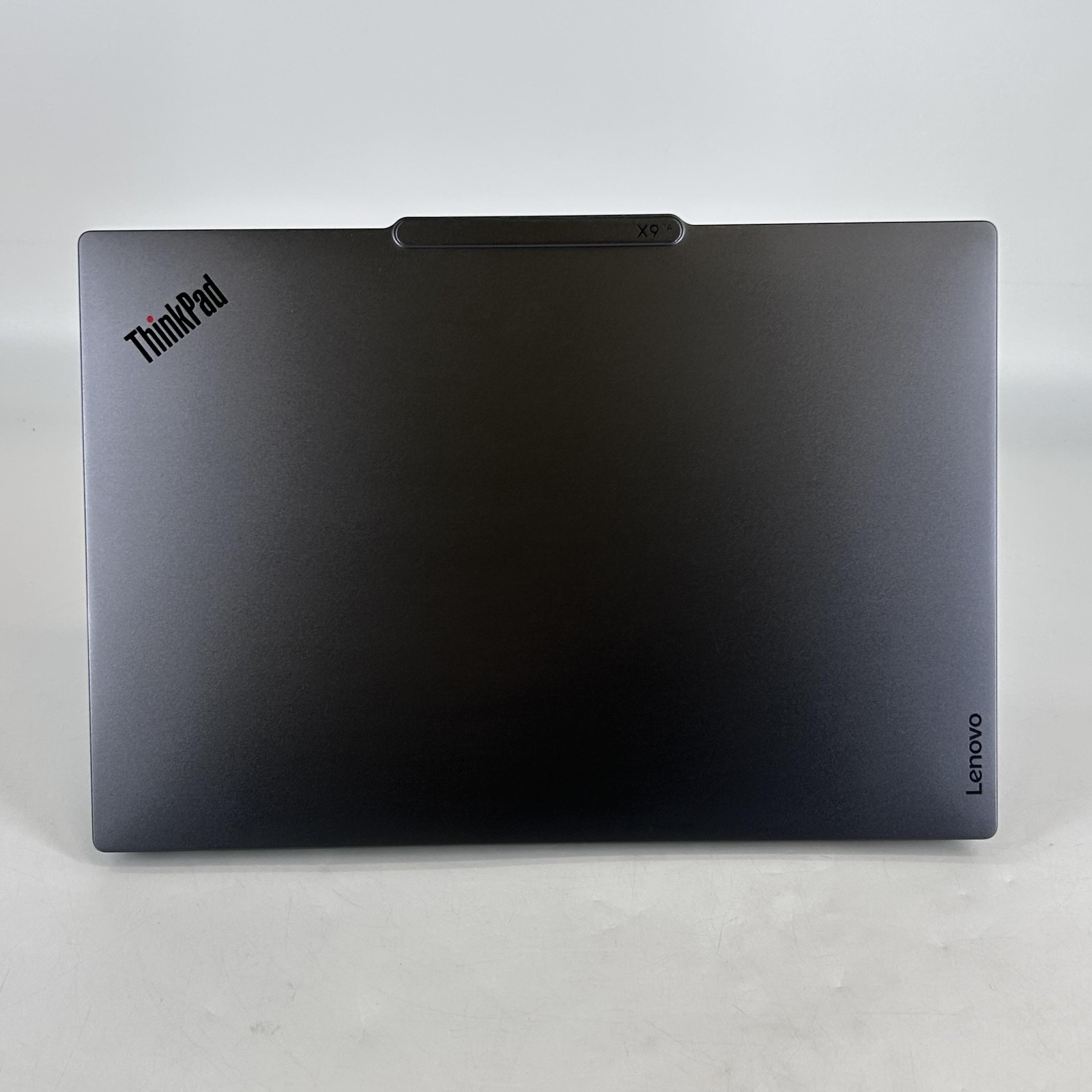 Lenovo ThinkPad X9 14 QHD+ TOUCH 2.2 GHz Ultra 7 268V 32GB 1TB SSD – LCD BLEED