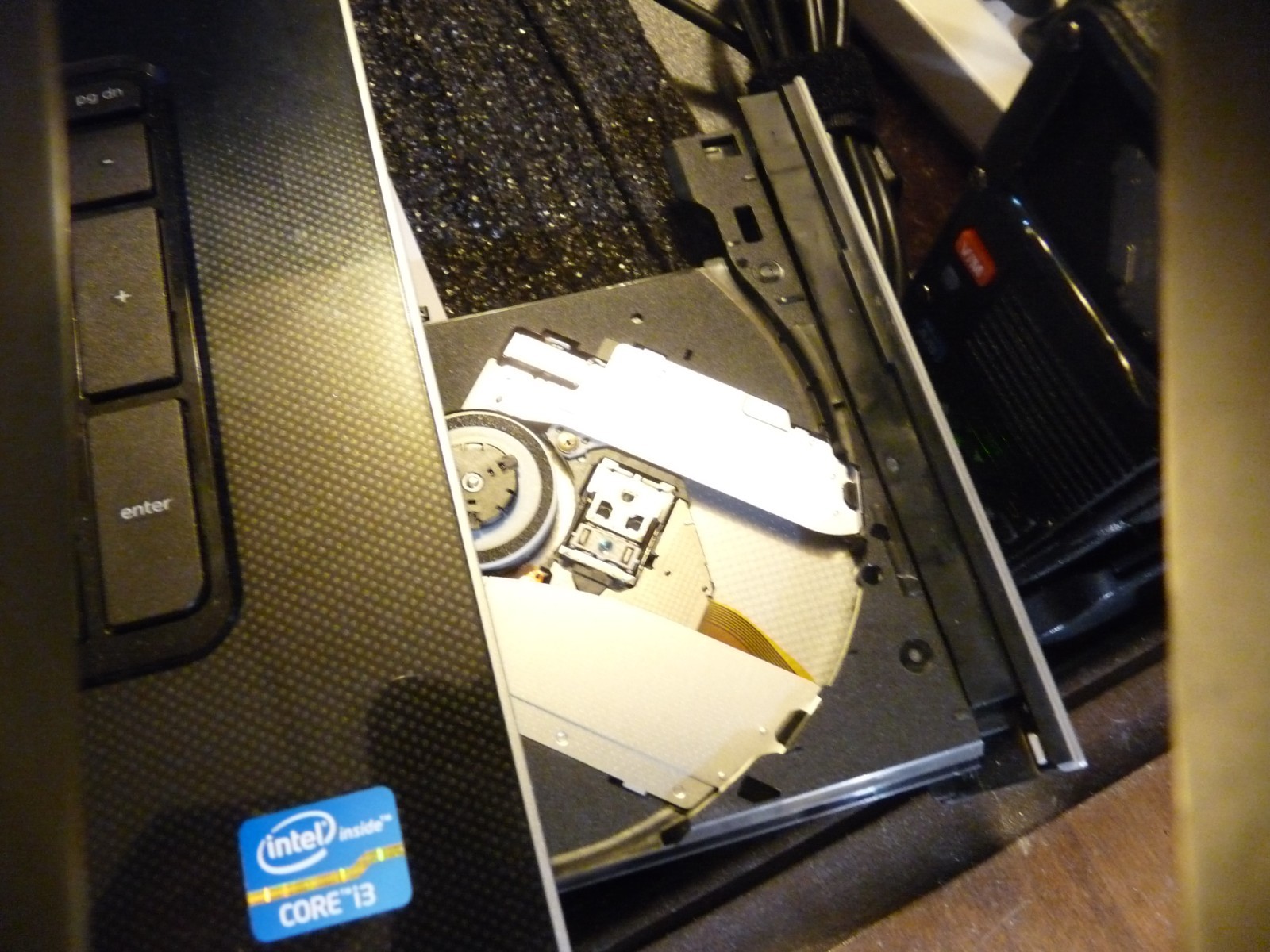 HP Pavilion 17-E117DX 8 GB RAM, 500 GB HDD, CORE I3 (as is) read description