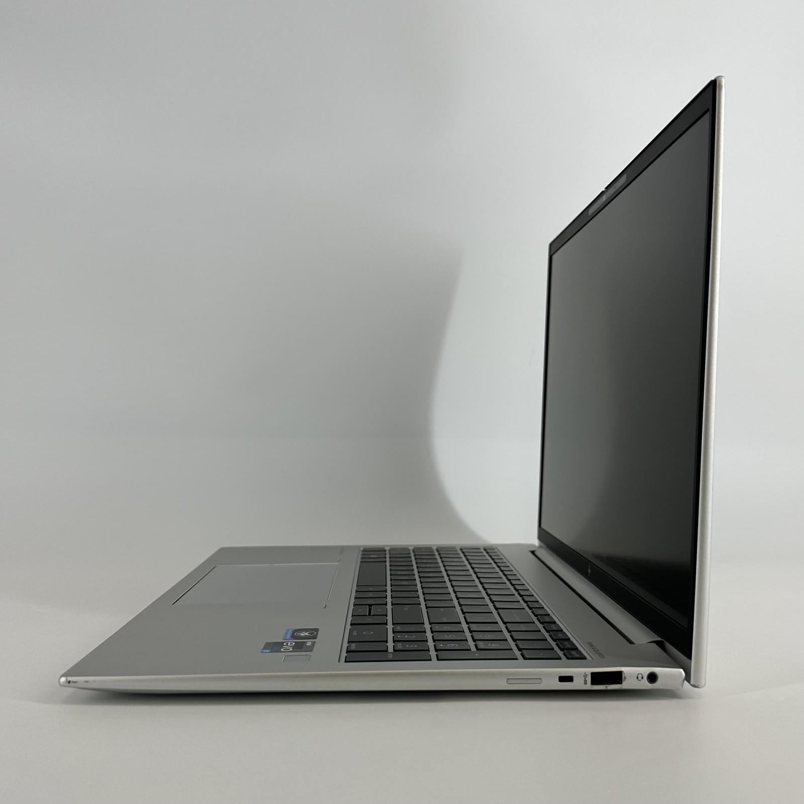 HP Elitebook 860 G9 16 Silver FHD+ 1.7 GHz i7-1255U 32GB 1TB SSD Good
