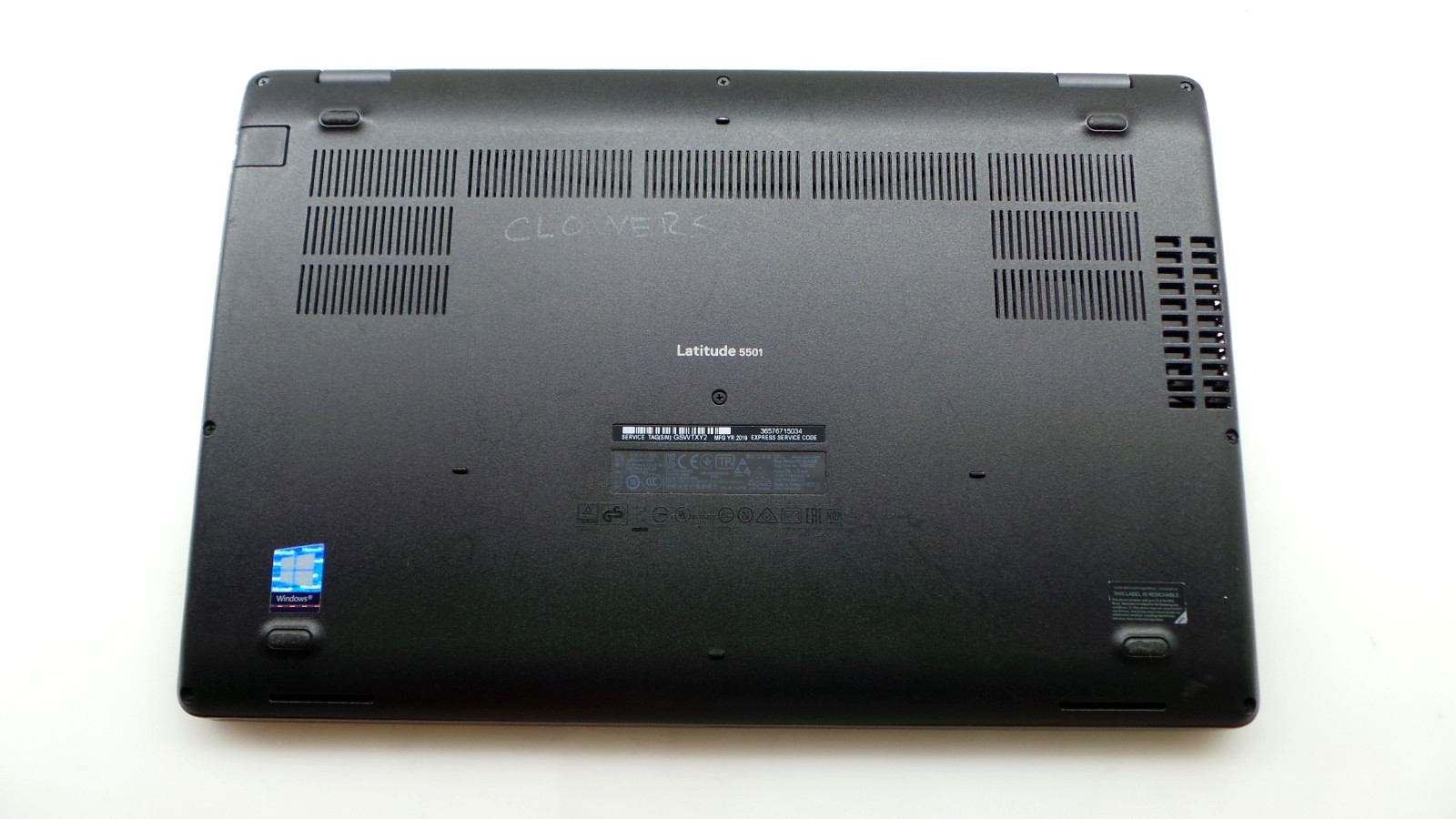 Dell Latitude 5501 15.6″ | i7-9850H 2.60GHz | 16GB RAM 256GB NVMe | WIN 11 PRO