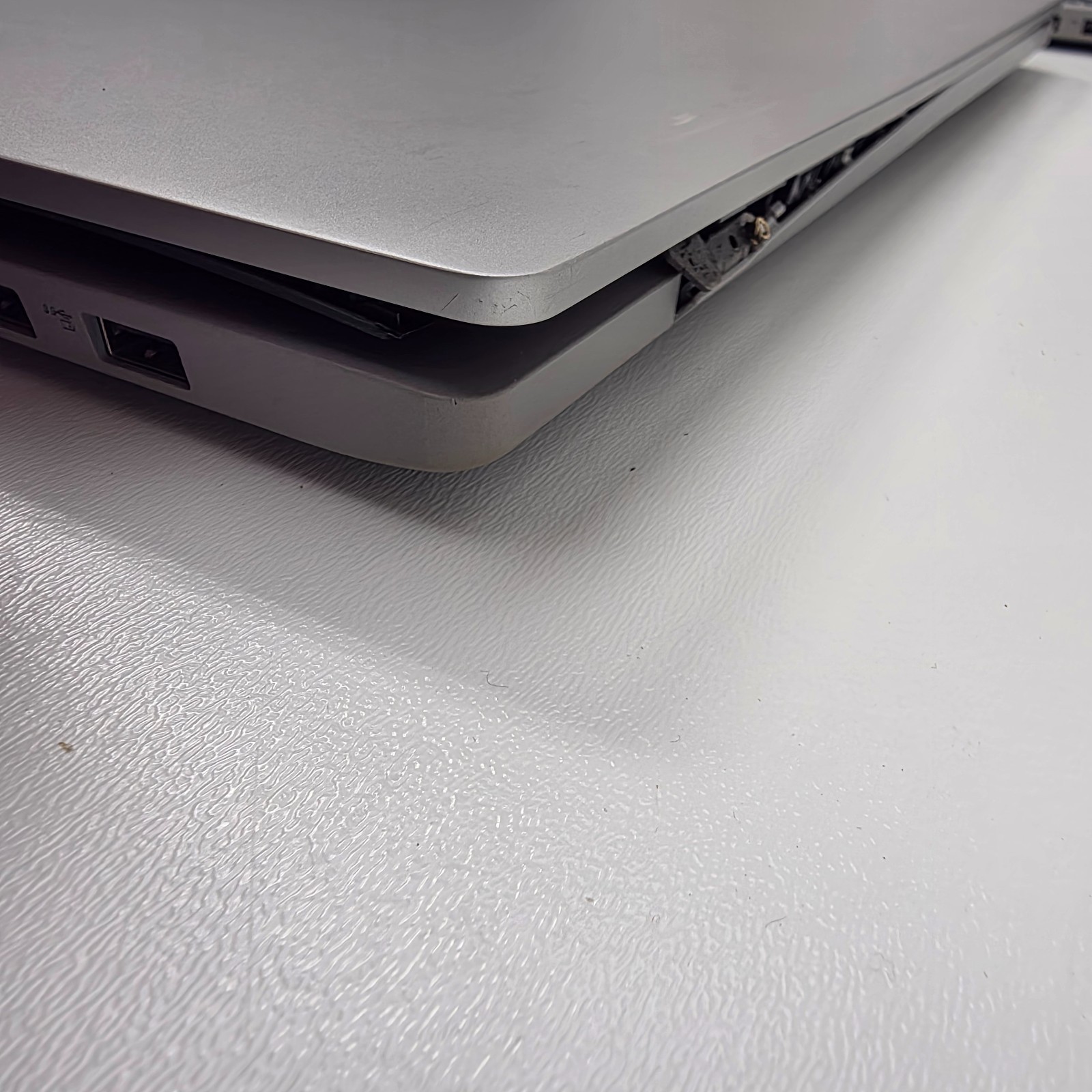 LOT OF 4 READ LENOVO IdeaPad 5 AND 3 15ARE05 15.6″ Ryzen 7 4700U 8GB 512gb SSD