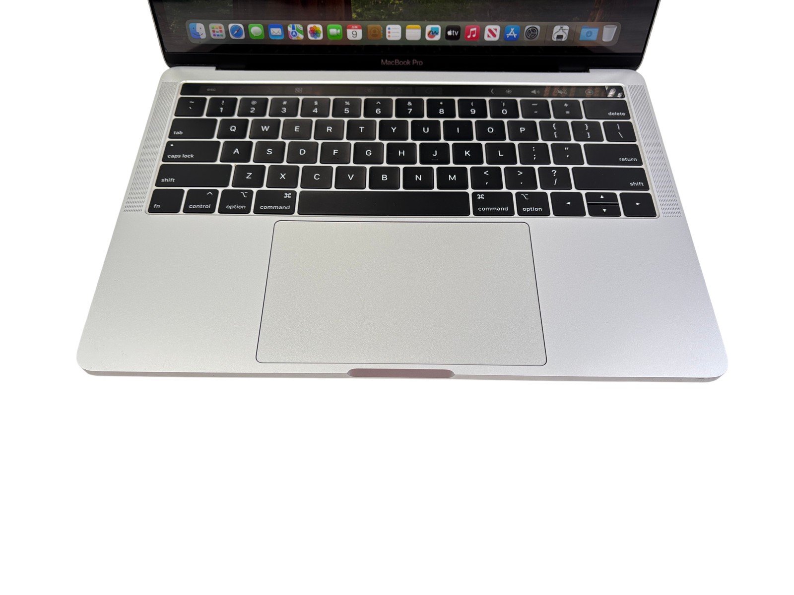 Apple MacBook Pro 2019 MV992LL/A Core i5-8279U 2.4GHz 8GB RAM 256GB SSD 13.3″ La