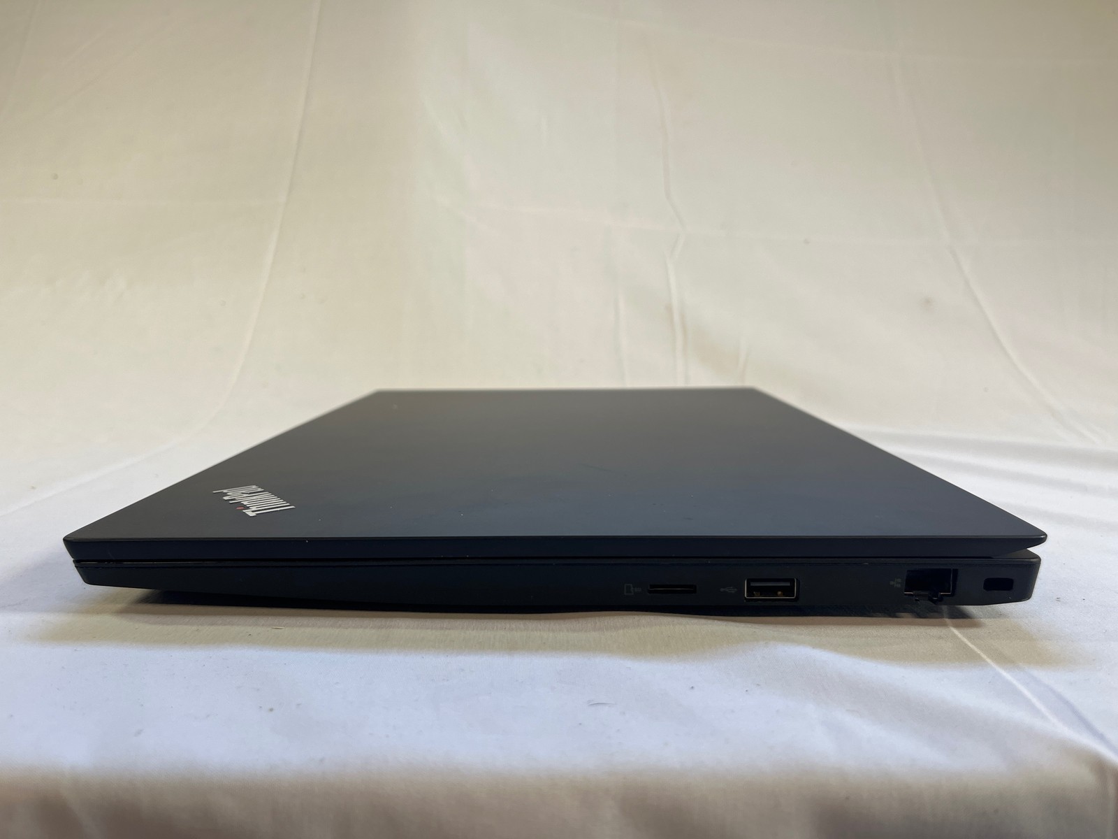 Lenovo ThinkPad E590 Intel Core i5-8265U 16 GB 250GB SSD 15.6″