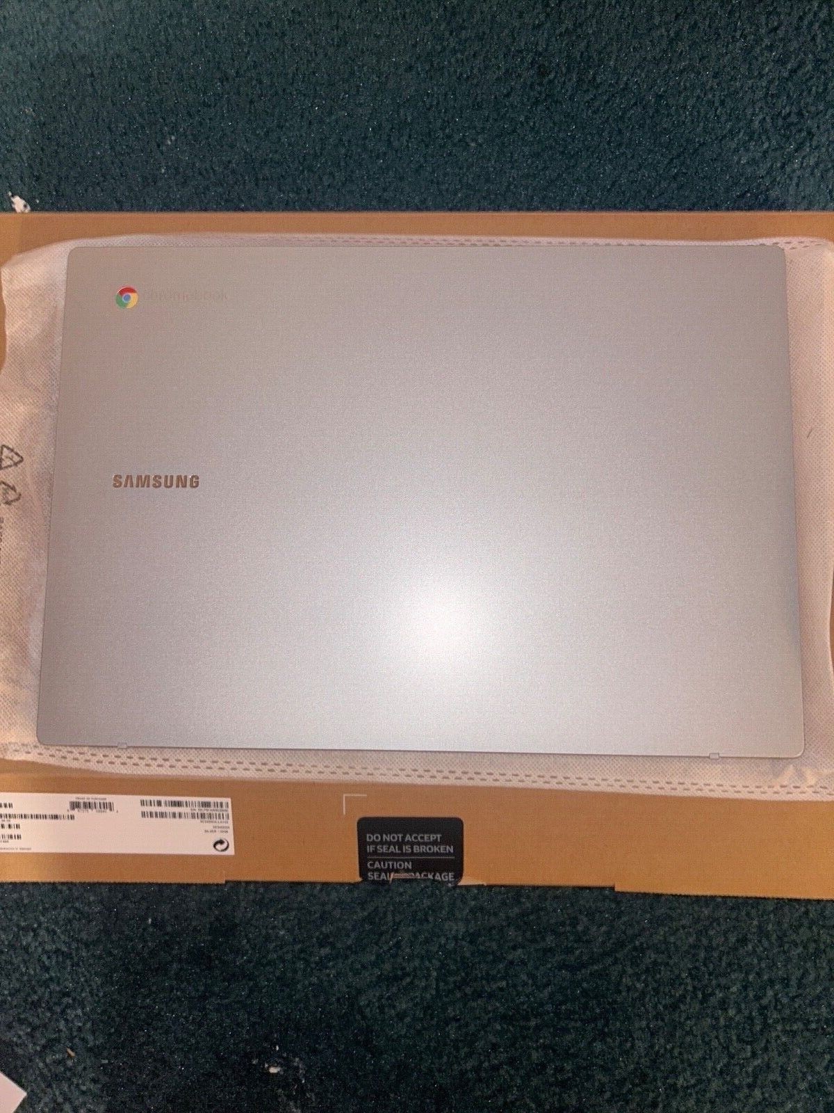 Samsung Galaxy Chromebook Go 14″ (32GB eMMC, Intel Celeron N, 2.80 GHz, 4GB,…