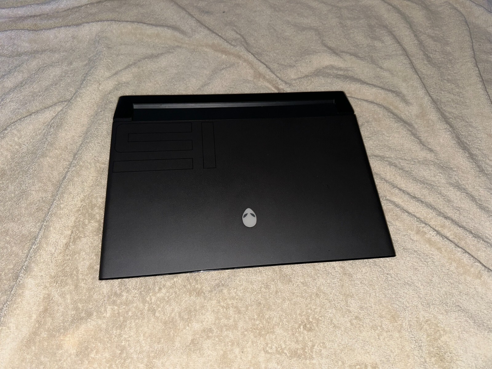Alienware M15 R2 15.6″ (512GB SSD, Intel Core i7 9th Gen. 4.50GHz, 16GB) Laptop