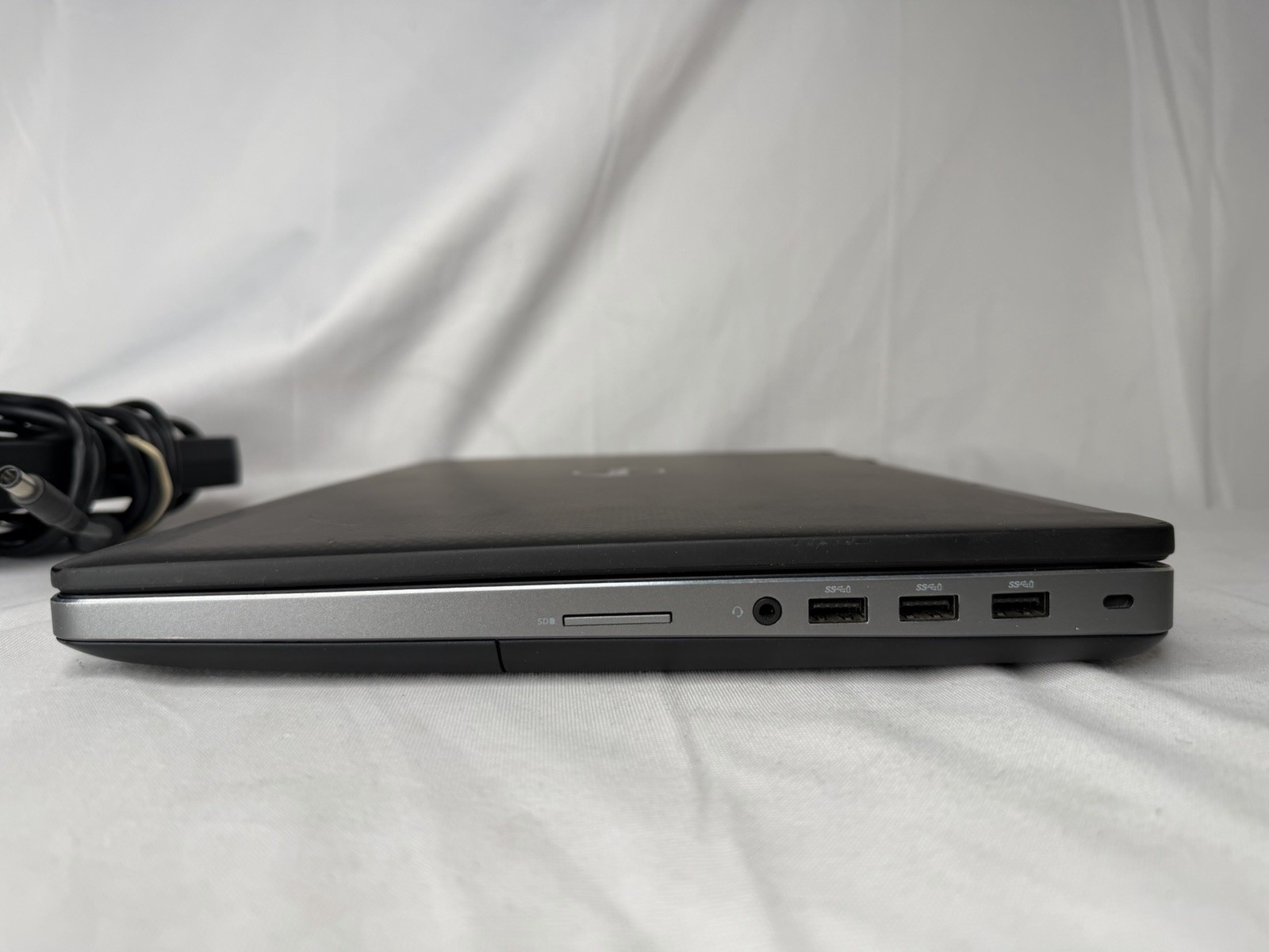 Dell Precision 7510 15.6” i7-6820HQ 16GB RAM 256GB NVMe SSD M2000M 4GB Win11Pro
