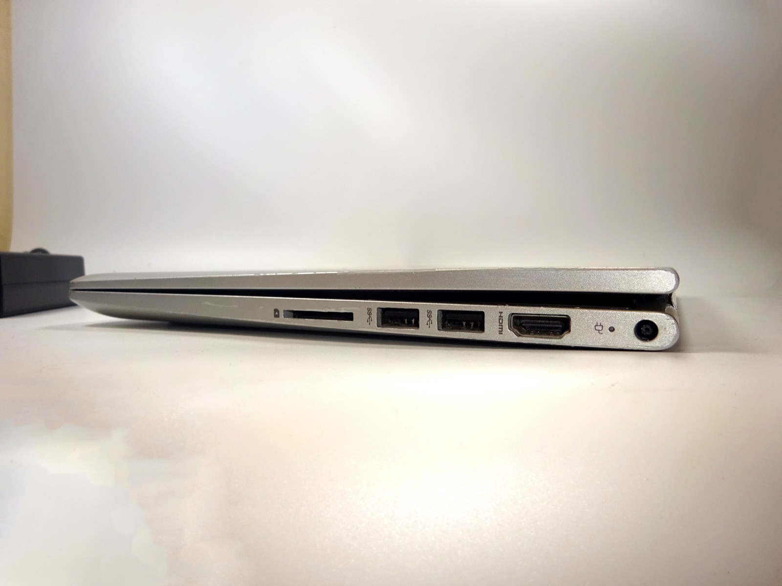 13.3″ HP X360 M3-u001dx Intel i3-6100U 2.3Ghz / 16GB RAM / 500GB SSD / Win 11