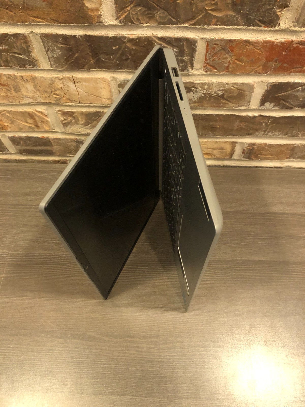 Lenovo IPad 1i 14LapT,14″S,I P,AI Enabled,4GB M,128GB eMMC S,W11,82LV003WUS