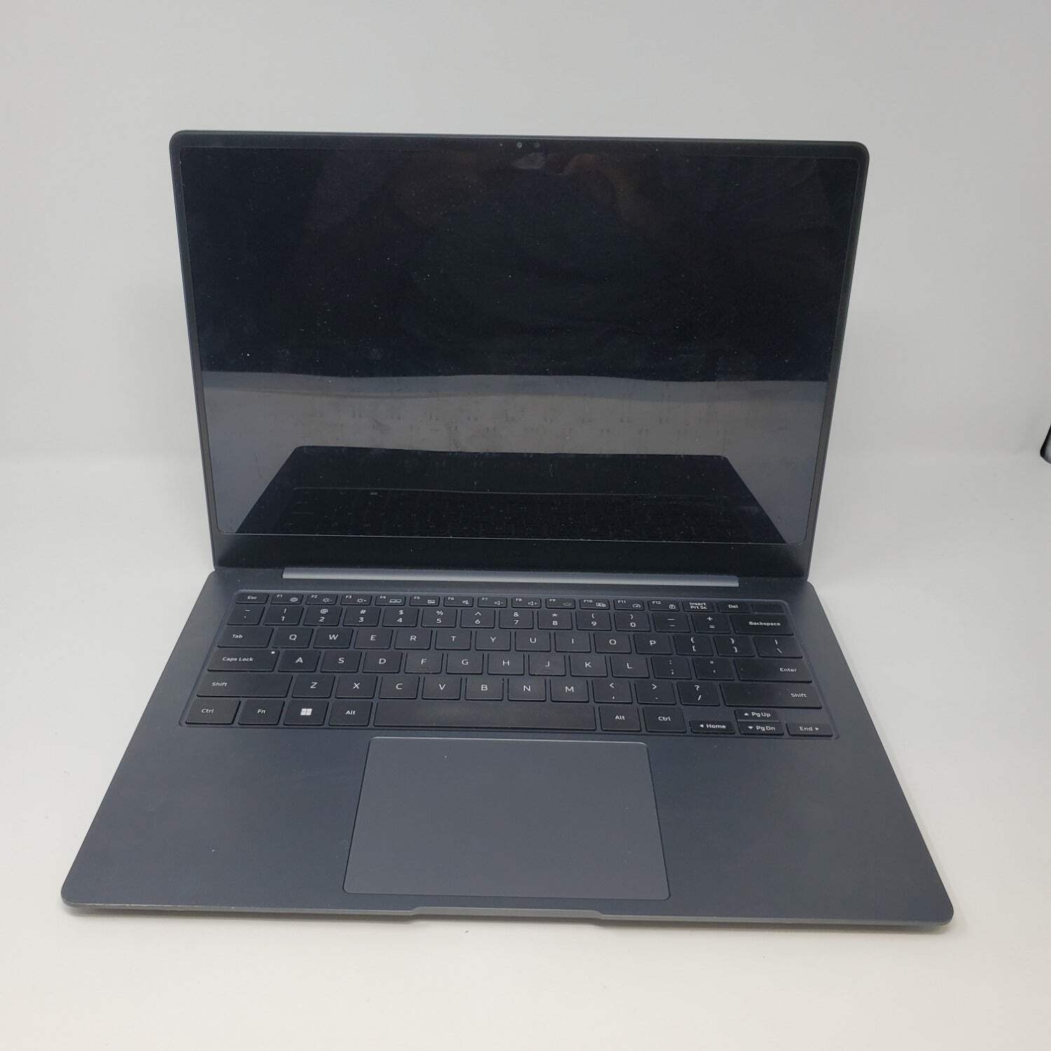 Samsung Galaxy Book3 Pro NP940XFG 13.3″ i7-1360P 2.2GHz 16GB RAM 512GB SSD