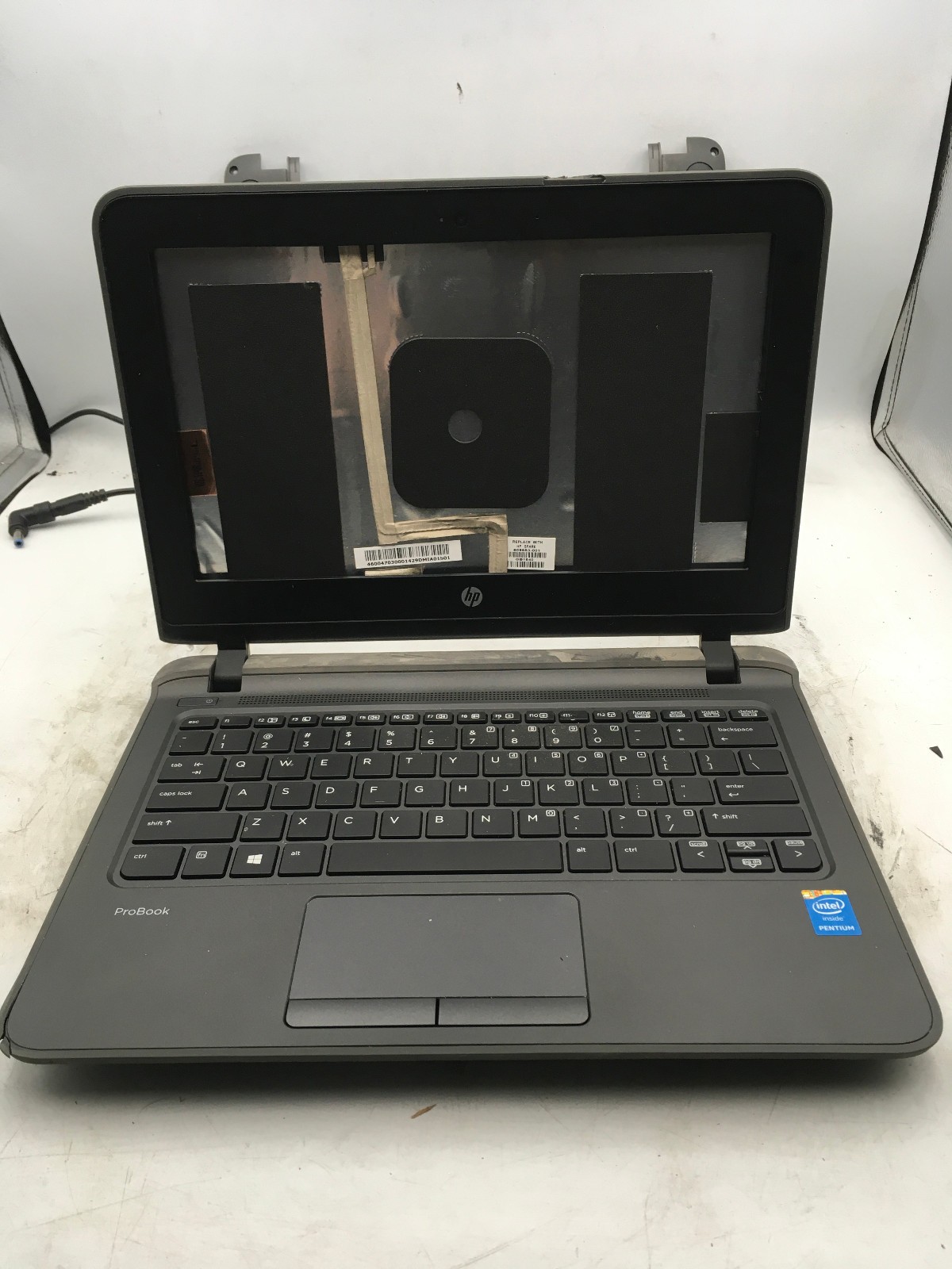 HP PROBOOK 11 G1 – FOR PARTS/NO LCD – INTEL PENTIUM 4405U – NO RAM – READ – BB