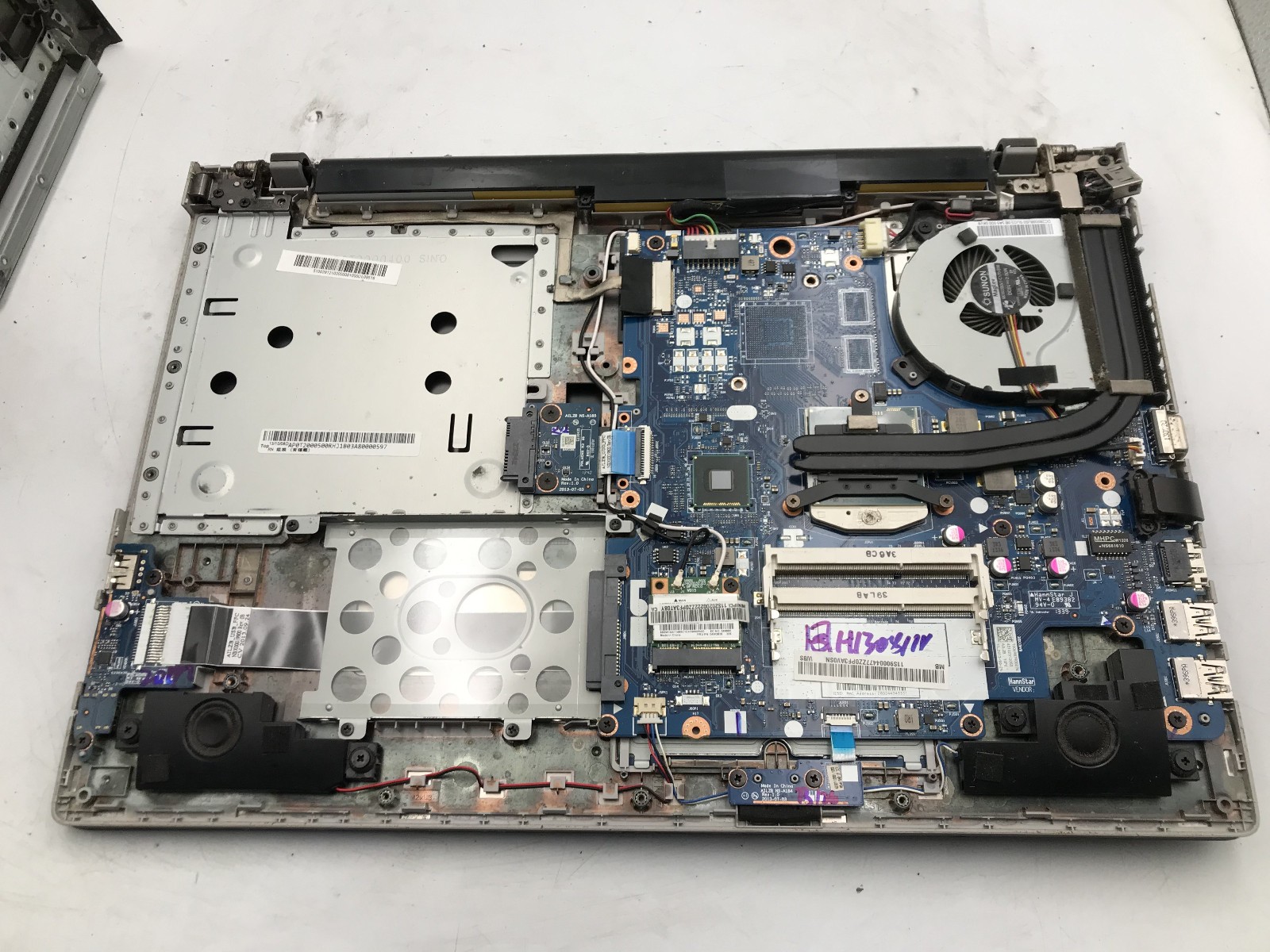 LENOVO IDEAPAD Z510 – BOOTS TO BIOS – INTEL I7 4700MQ – NO RAM – RREEAD DESC -BB