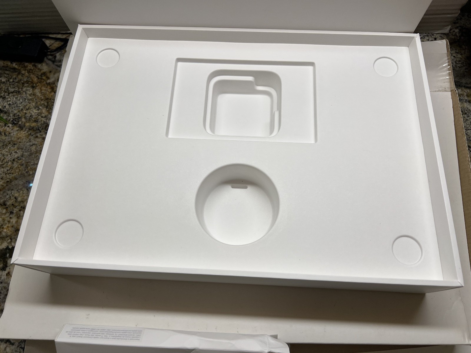 MacBook Air 13″ Laptop “EMPTY BOX ONLY” Model A2337 GOLD Core i5 8GB 256GB SSD