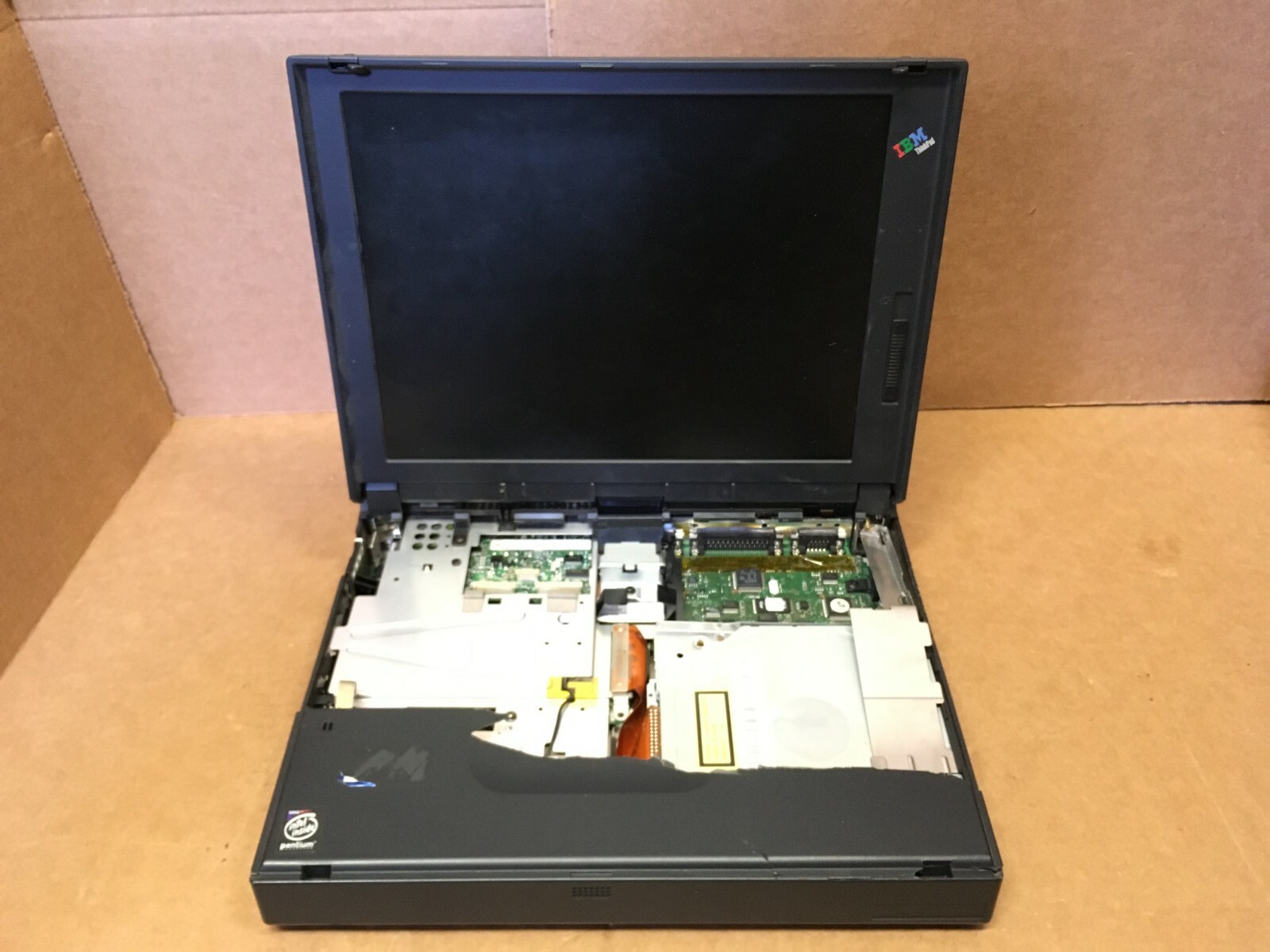 Vintage IBM ThinkPad TYPE 2635 IBM ThinkPad 380 PENTIUM MMX FOR Parts