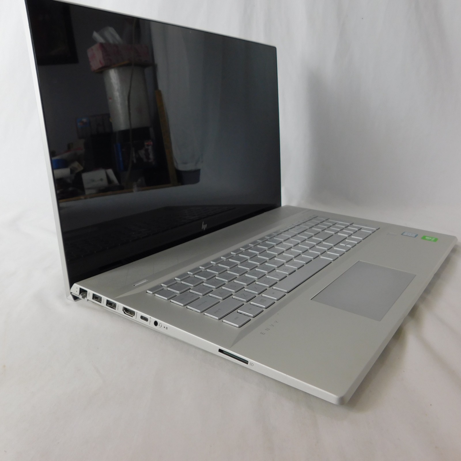 HP Envy Laptop 17t-ce000 17.3″ Touch Screen No battery or HD – FOR PARTS ONLY