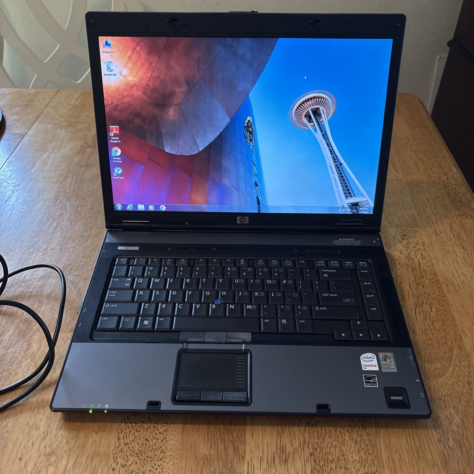 Vintage HP Compaq 8510p Intel Core 2 Duo 2 GHz 2Gb RAM 150 GB HDD Windows 7 Pro