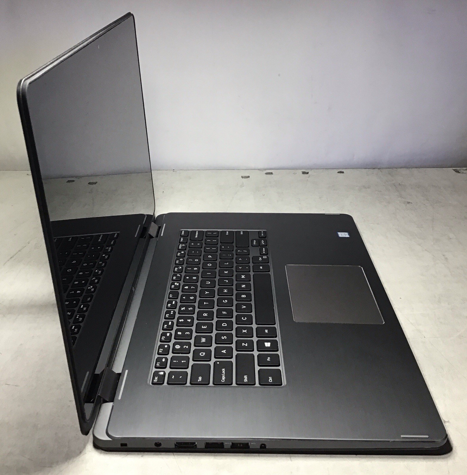 Dell Inspiron 15-7568 Intel i7-6500U @ 2.50GHz 8GB Ram 950GB HDD *SEE PICS