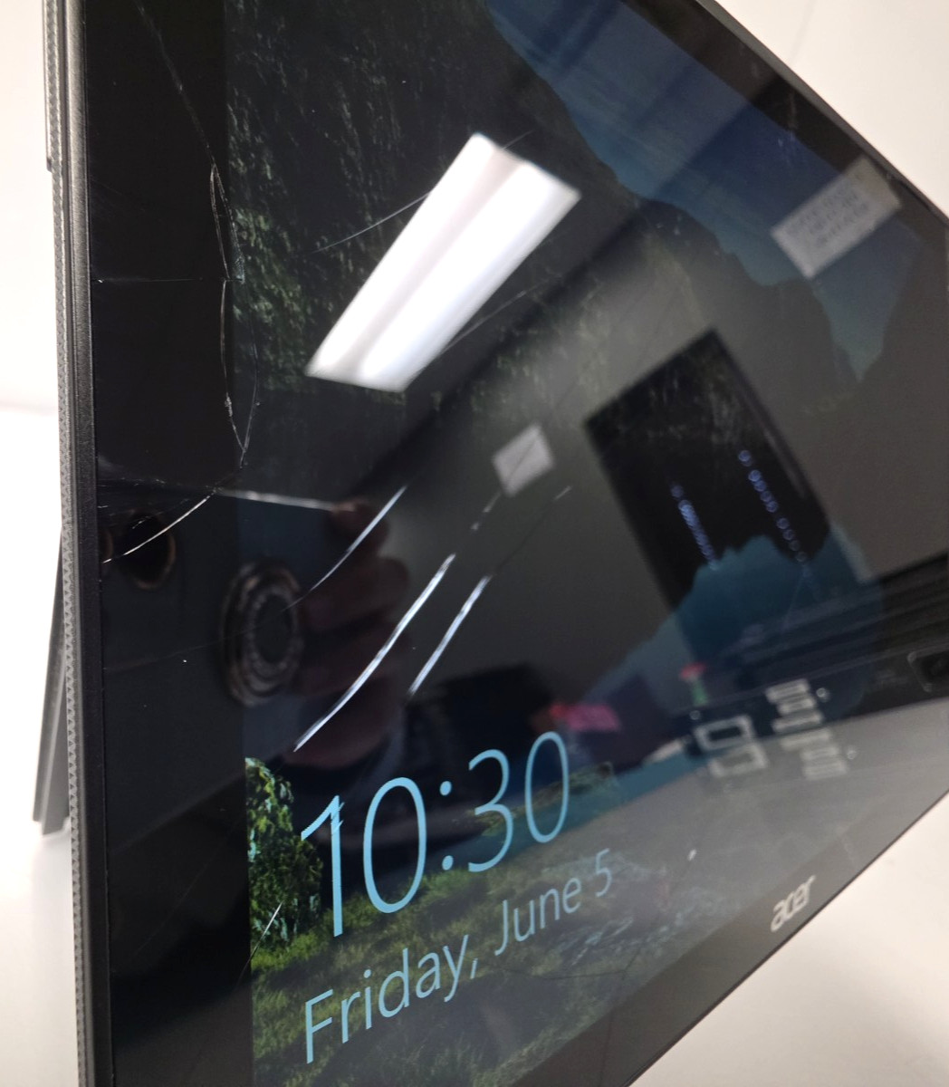 Acer Switch 5| Intel Core i3-7130U| 4GB RAM| 128GB SSD| Win 10 Pro| CS #2