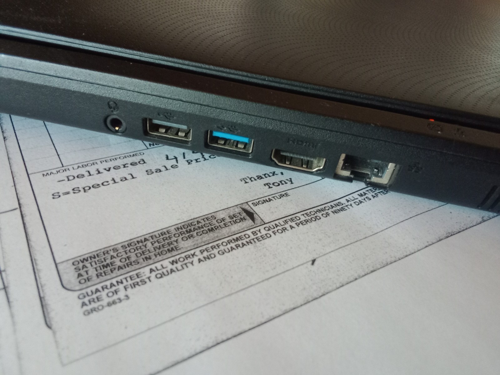 Acer Aspire E 15 Laptop. HDMI. 4GB RAM. 500GB HD. Windows 10. Intel Celeron.