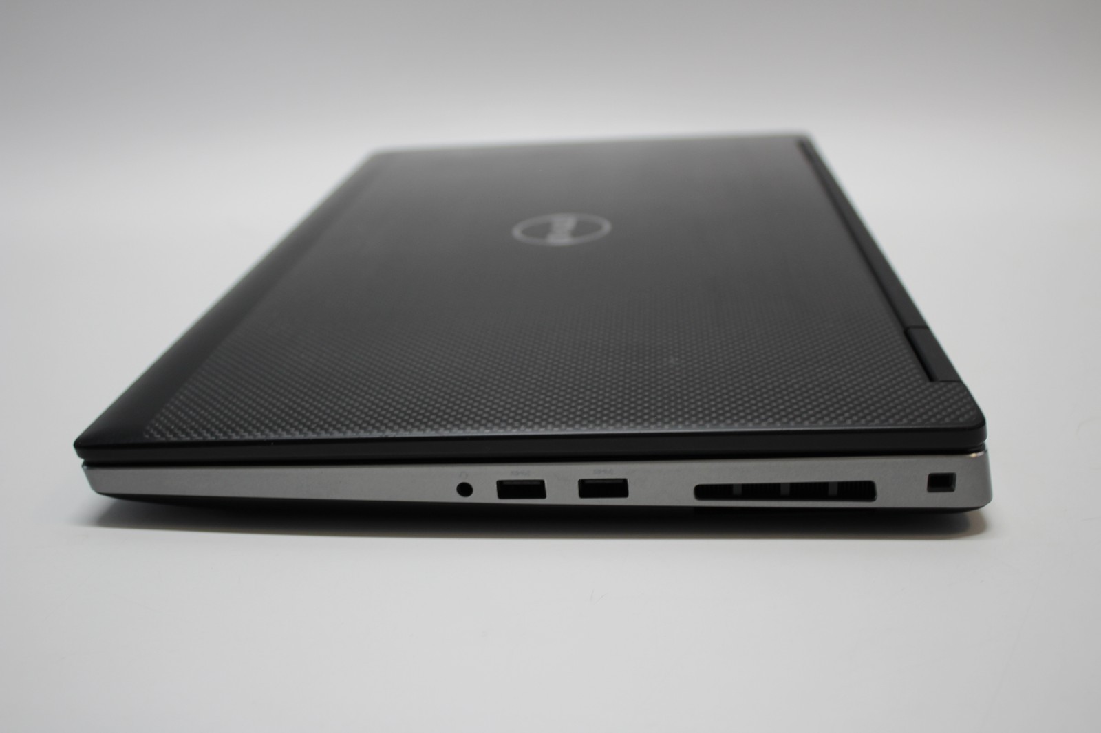 Dell Precision 7540 i7-9850H – 32GB RAM 256GB NVMe – Nvidia T2000 60 FPS GAMING