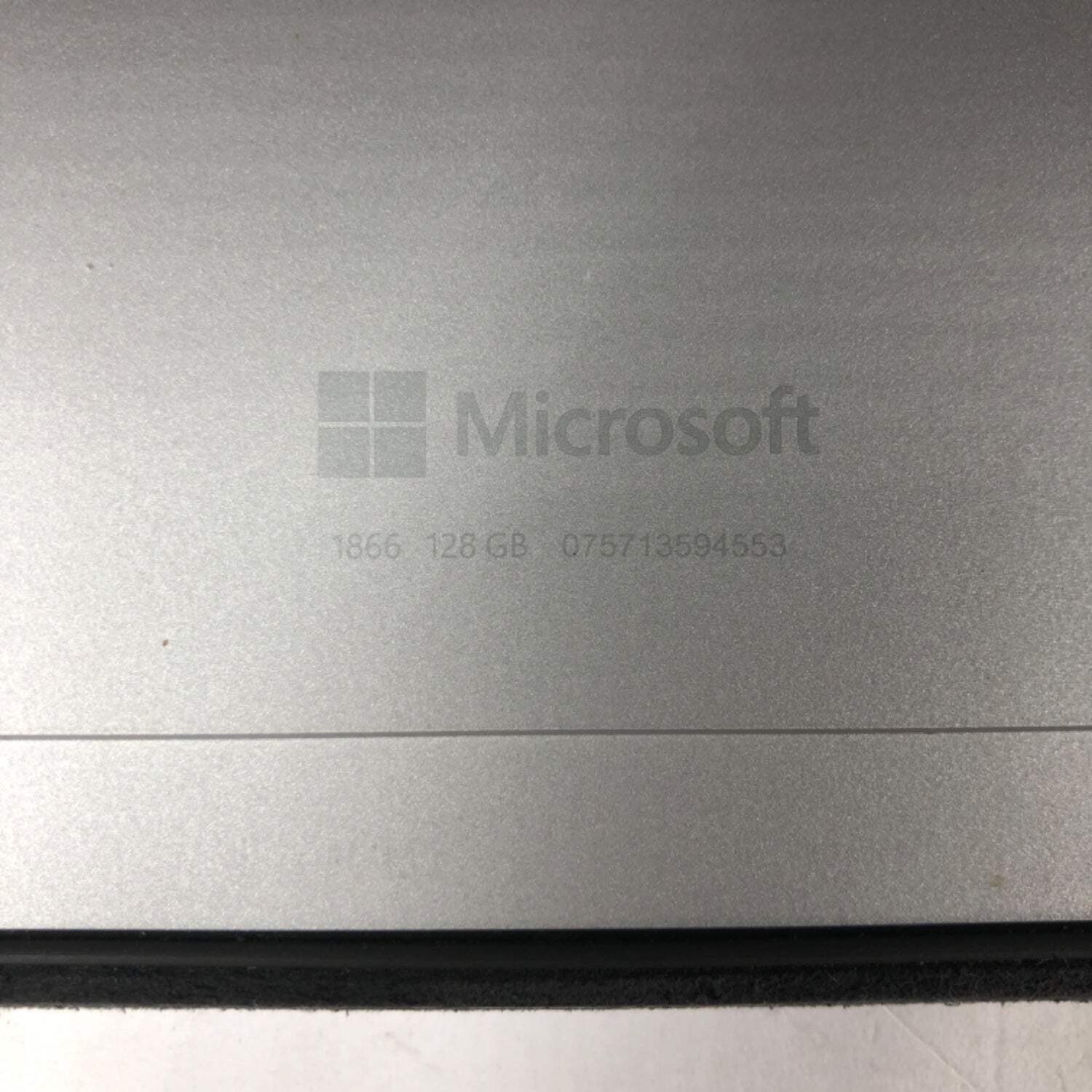 Broken Microsoft Surface Pro 7 1866 13″ i3-1005G1 4GB RAM 128GB SSD READ