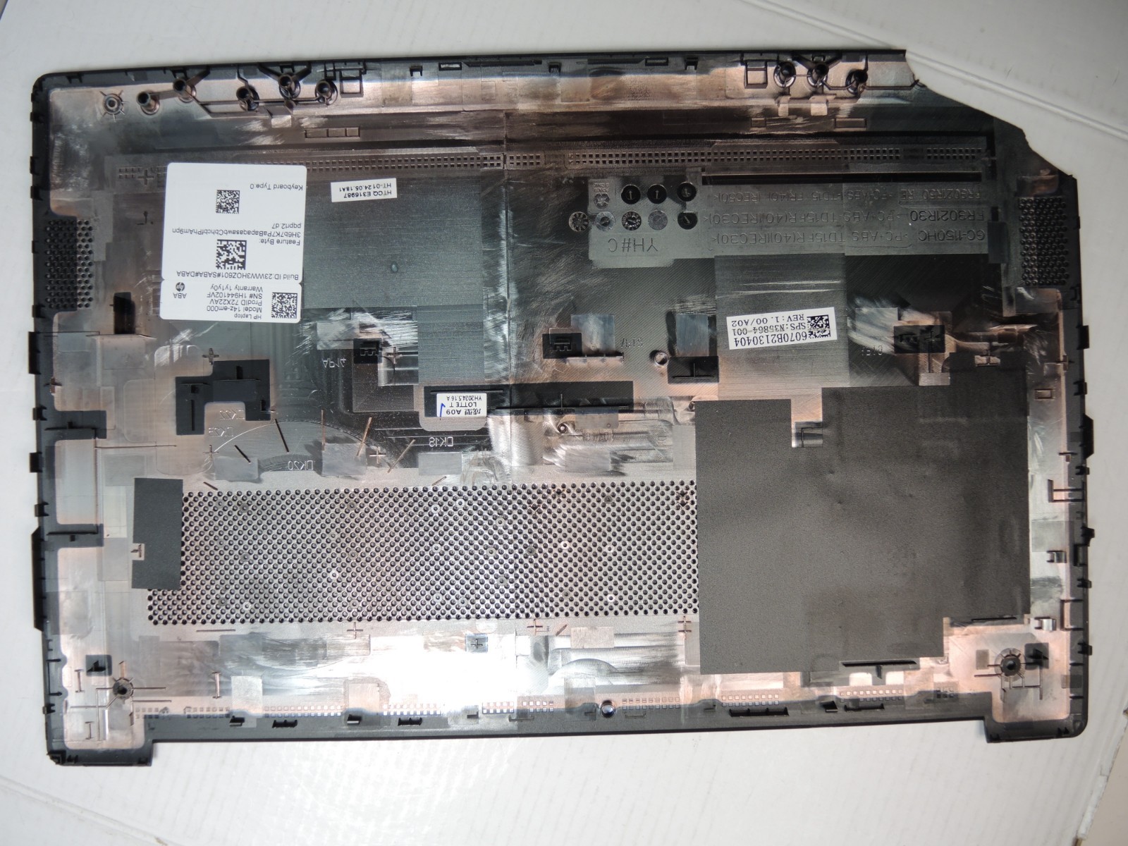 HP Laptop 14z-em000 Laptop (Parts Only) – Dead Board, Cracked Screen, No RAM/SSD