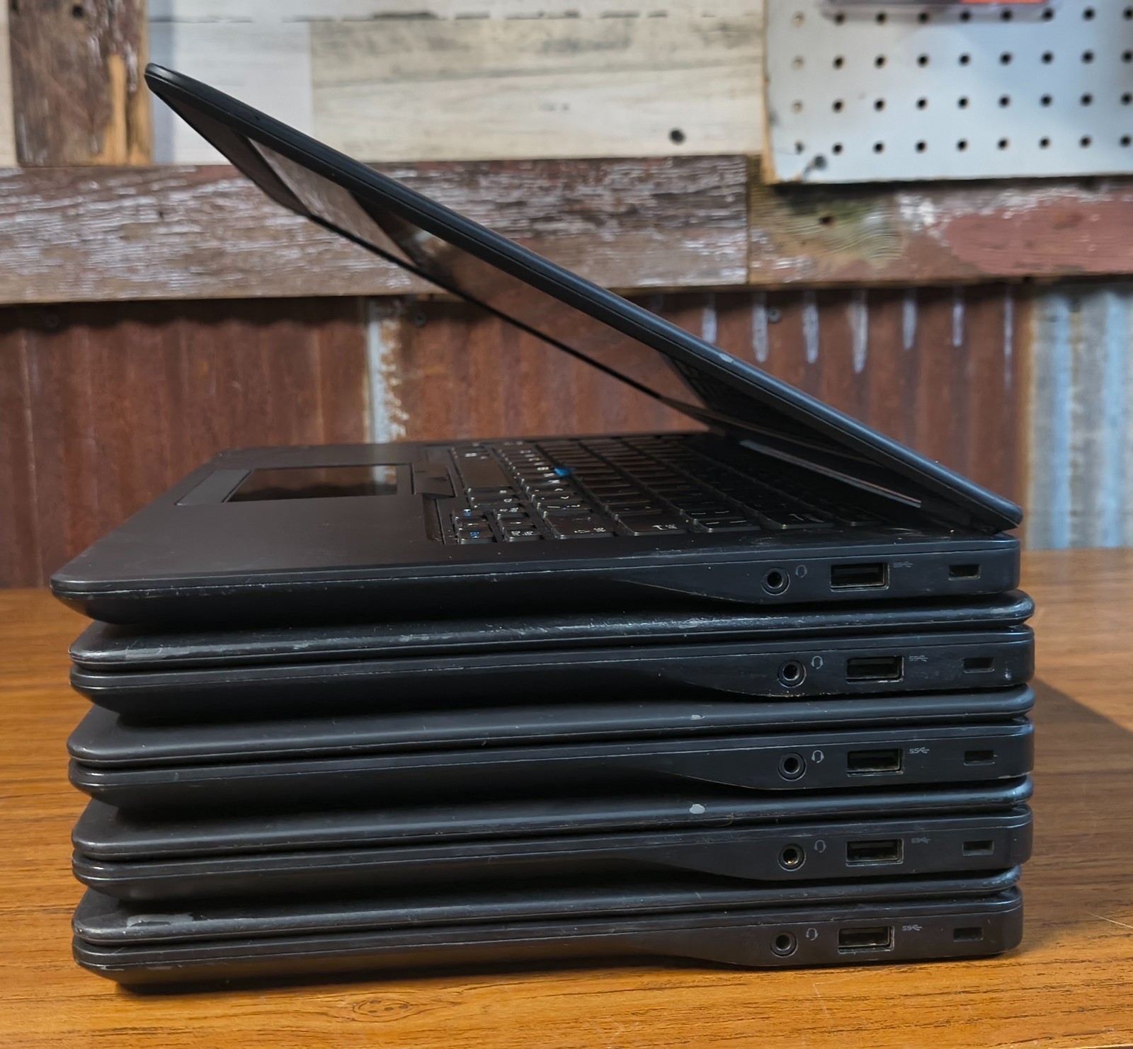 [Lot of 5] Dell Latitude E7450 – No SSD – (Core i5-5300U / 8GB) Incl. Charger