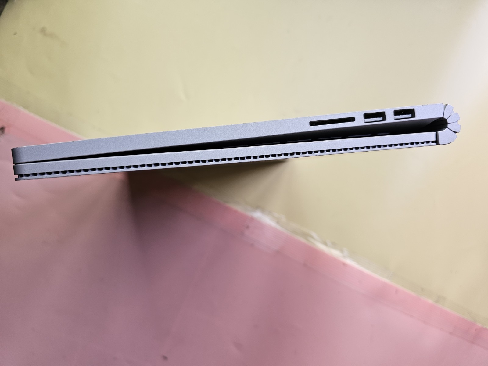 Microsoft Surface Book Core i7-6600U 8GB RAM 256GB SSD NVIDIA BLUETOOT 3000×2000