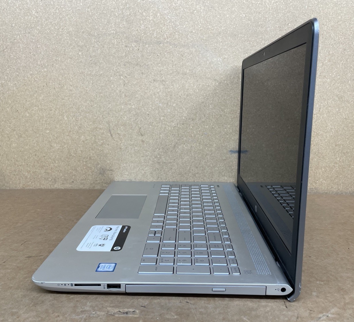 HP Pavilion 3168NGW, Intel Core i5-8250U @1.60GHz, 8GB RAM, 256GB SSD, W11, READ